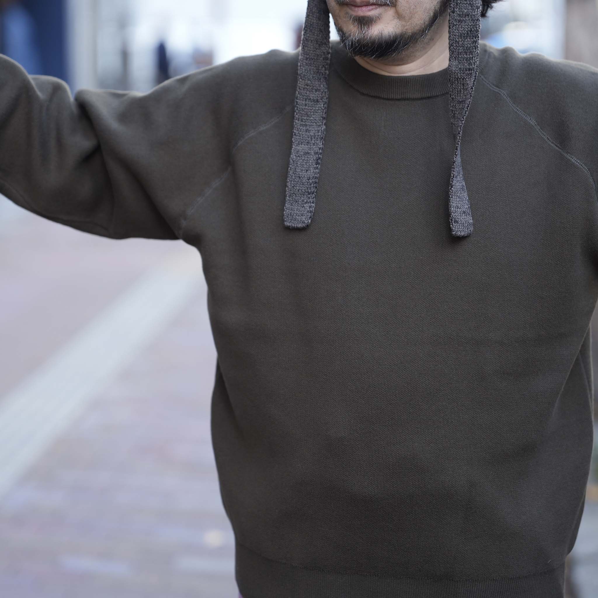 K2611204 | ACTUALLY CREW | 02-DARK OLIVE |【NASNGWAM_ナスングワム】