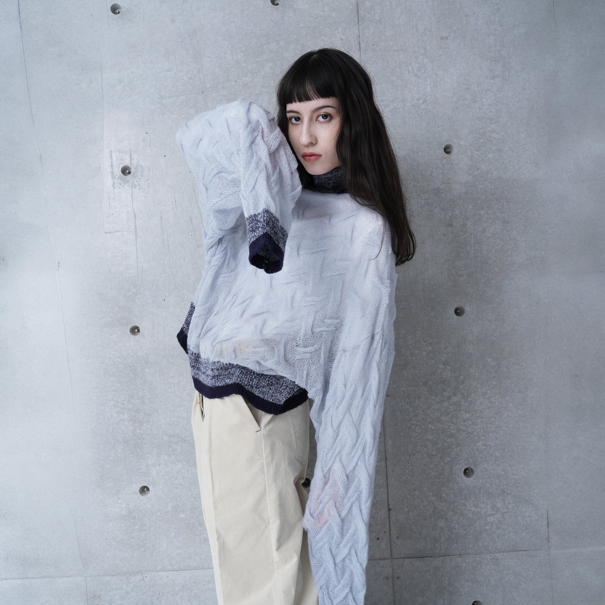 MOHAIR KNIT_SUPER LONG SLV. SLIT TURTLE – Lt Grey | 252-420_lt grey | CaRouseLamBRa