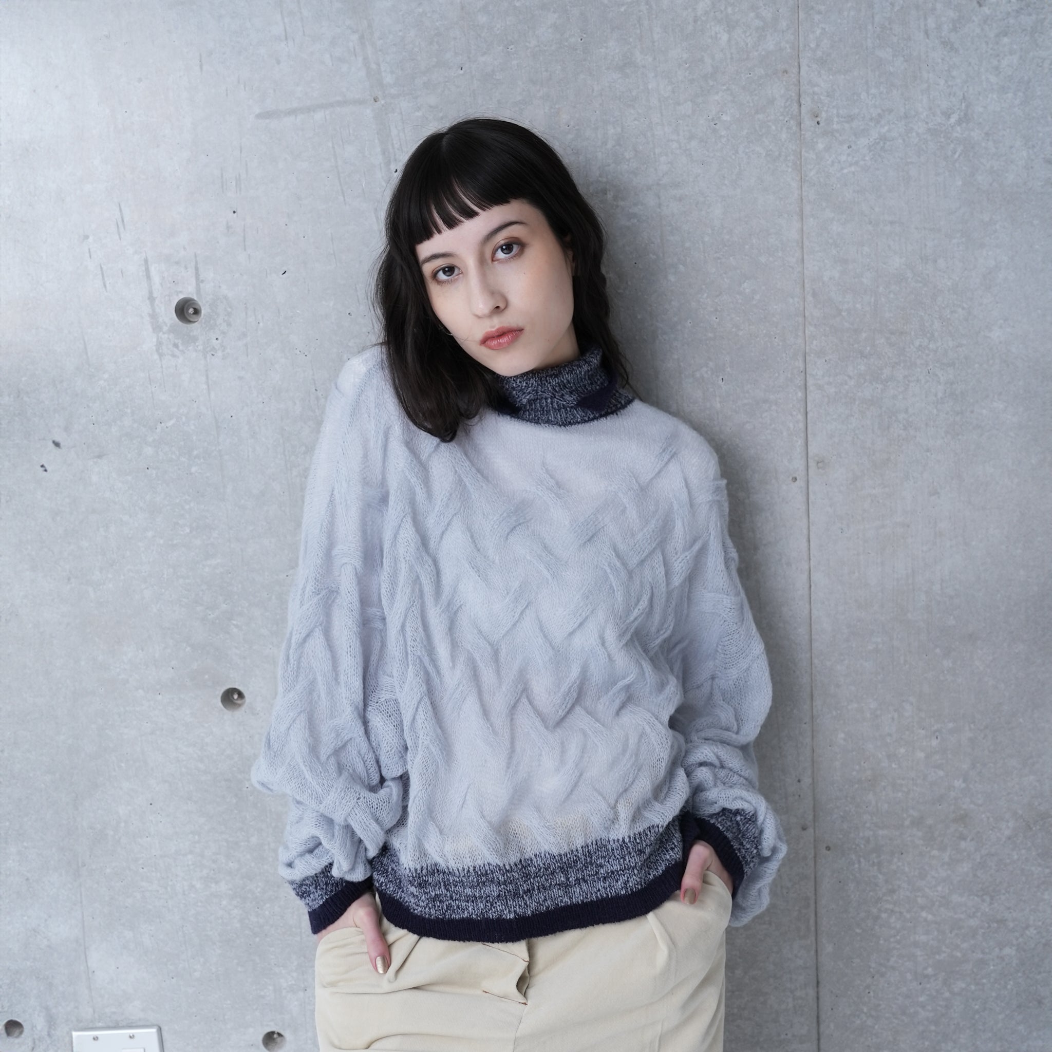 MOHAIR KNIT_SUPER LONG SLV. SLIT TURTLE – Lt Grey | 252-420_lt grey | CaRouseLamBRa