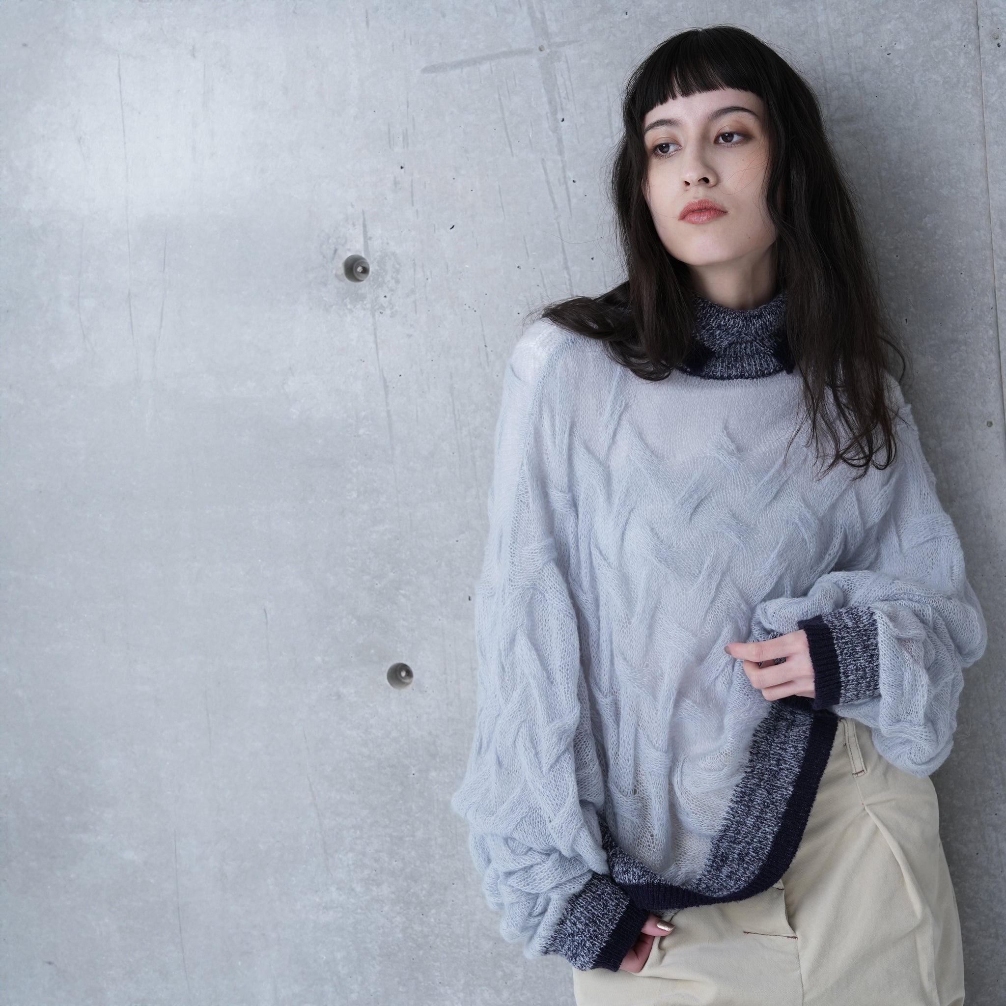 MOHAIR KNIT_SUPER LONG SLV. SLIT TURTLE – Lt Grey | 252-420_lt grey | CaRouseLamBRa