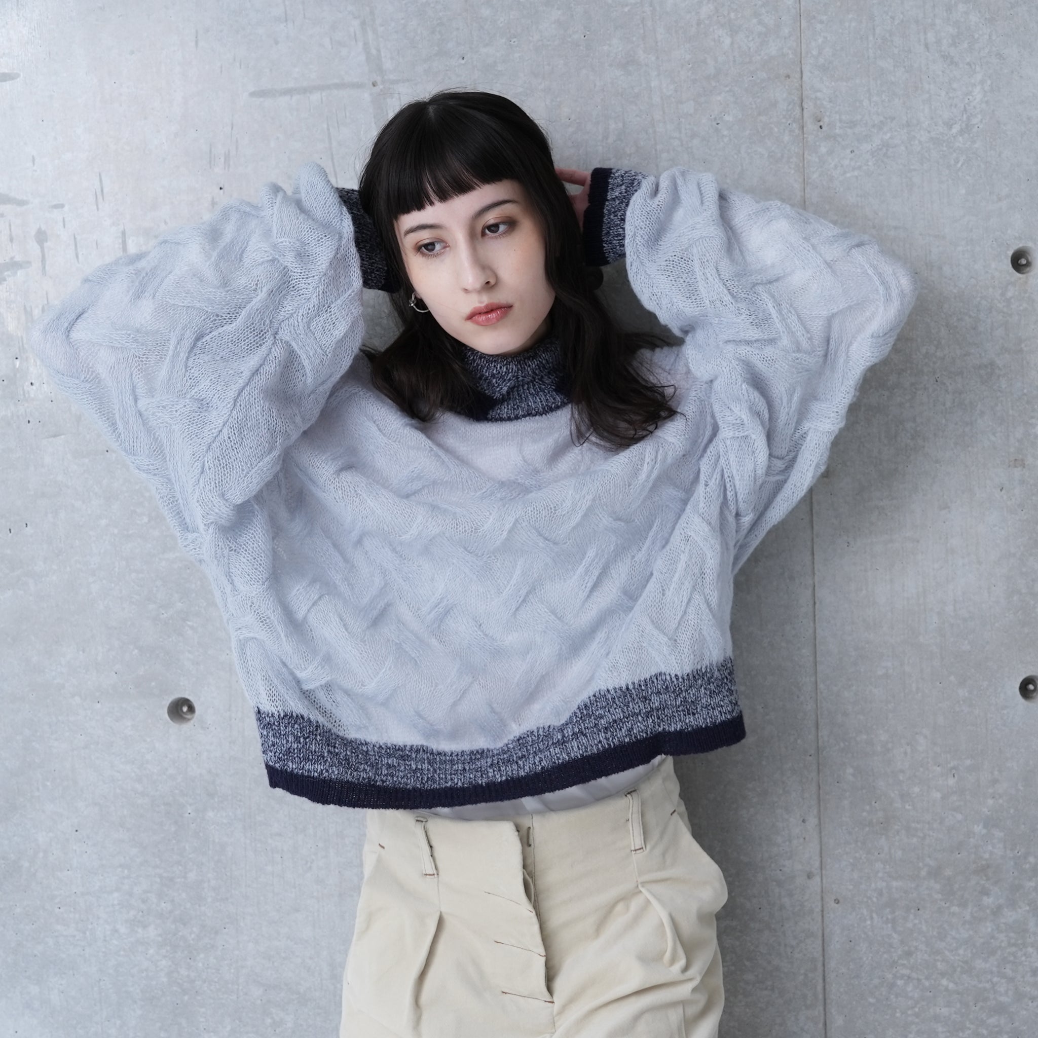 MOHAIR KNIT_SUPER LONG SLV. SLIT TURTLE – Lt Grey | 252-420_lt grey | CaRouseLamBRa