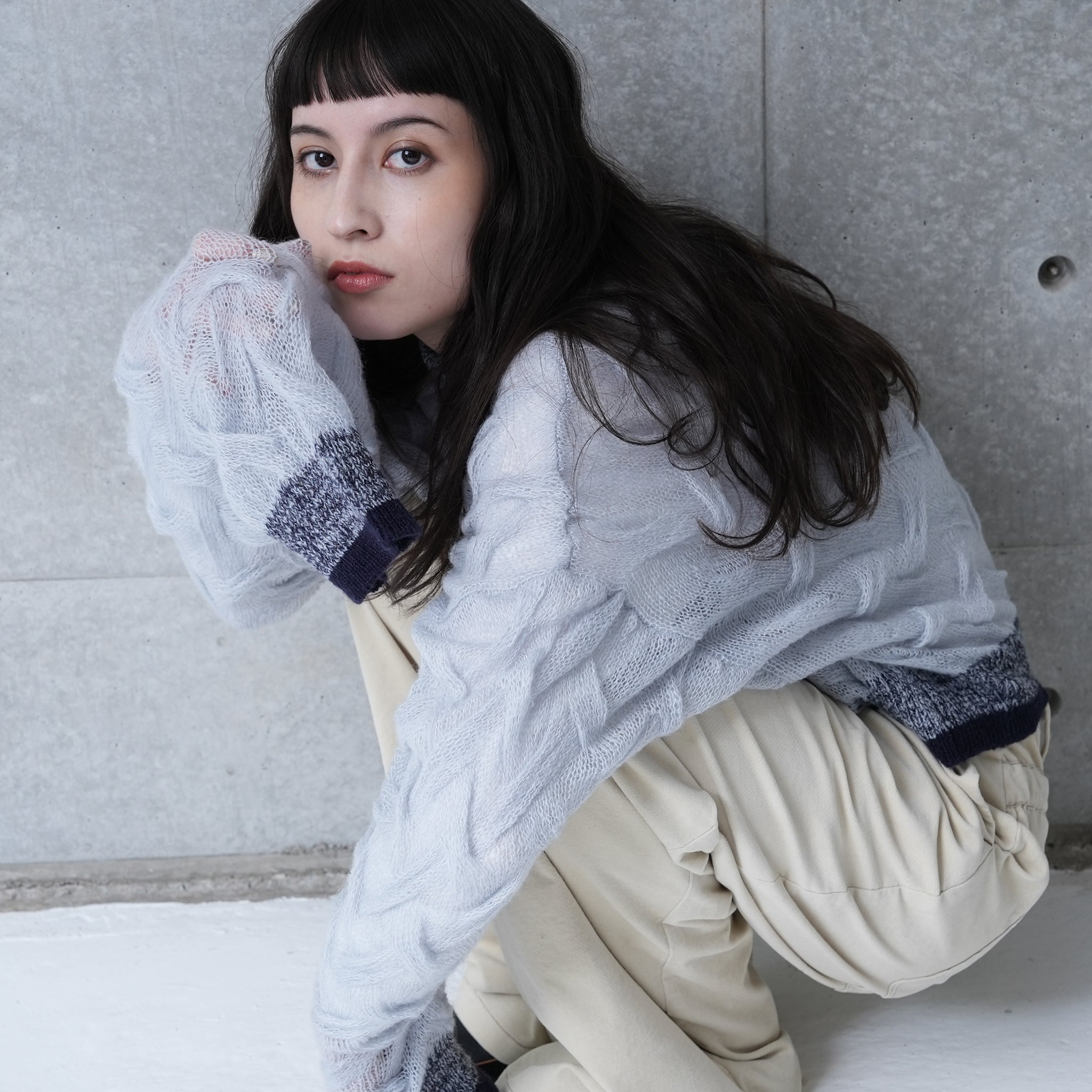 MOHAIR KNIT_SUPER LONG SLV. SLIT TURTLE – Lt Grey | 252-420_lt grey | CaRouseLamBRa
