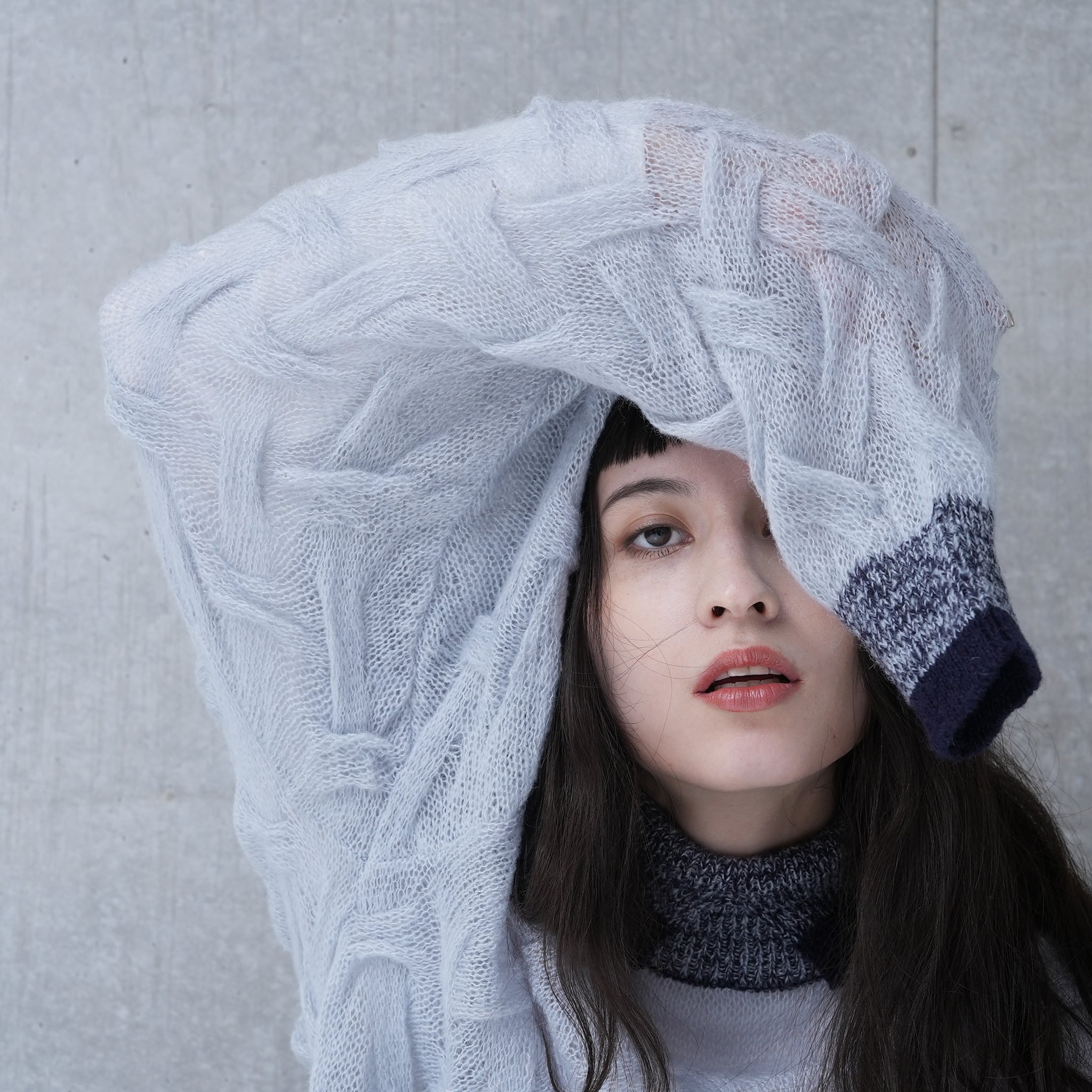 MOHAIR KNIT_SUPER LONG SLV. SLIT TURTLE – Lt Grey | 252-420_lt grey | CaRouseLamBRa
