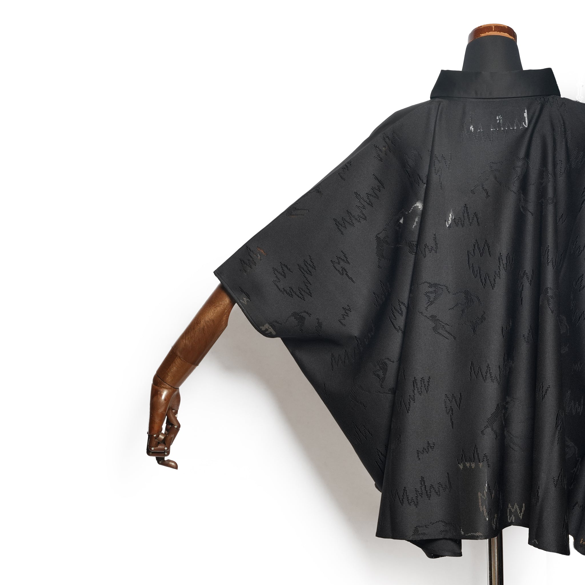 Dancing Lace poncho shirt– Black | BEDSIDEDRAMA