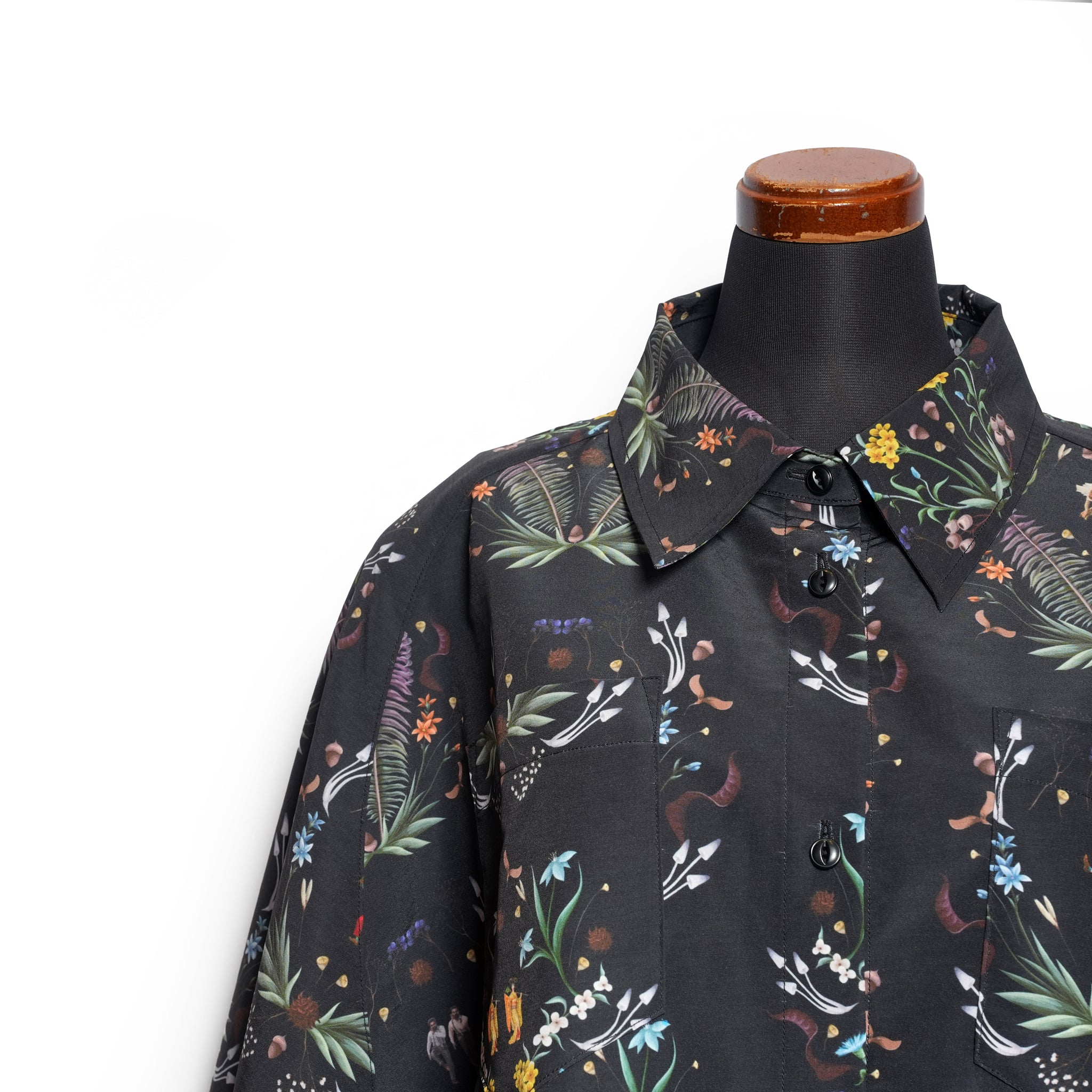 Dance In The Garden Cape Shirt– Black | BEDSIDEDRAMA