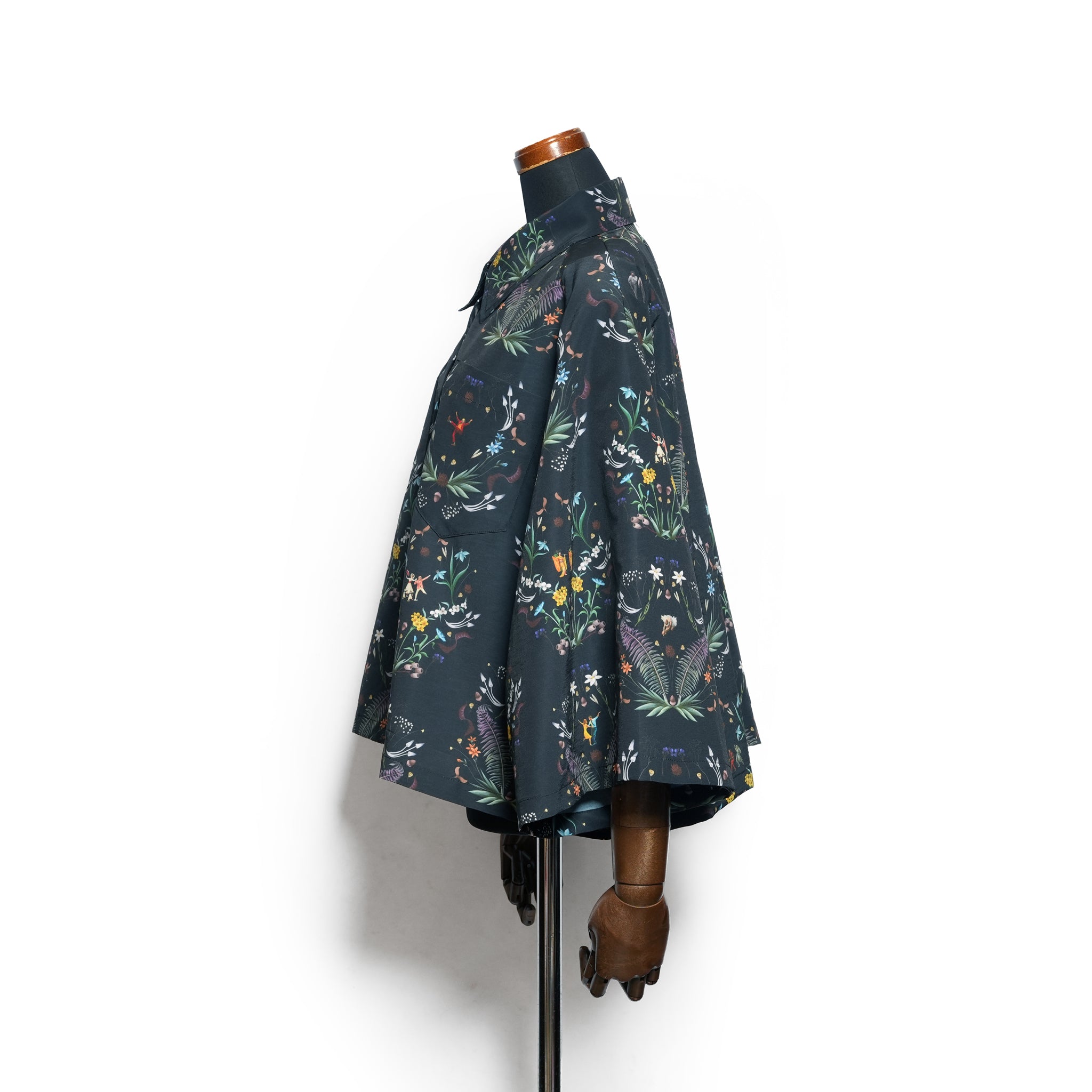 Dance In The Garden Cape Shirt– Black | BEDSIDEDRAMA