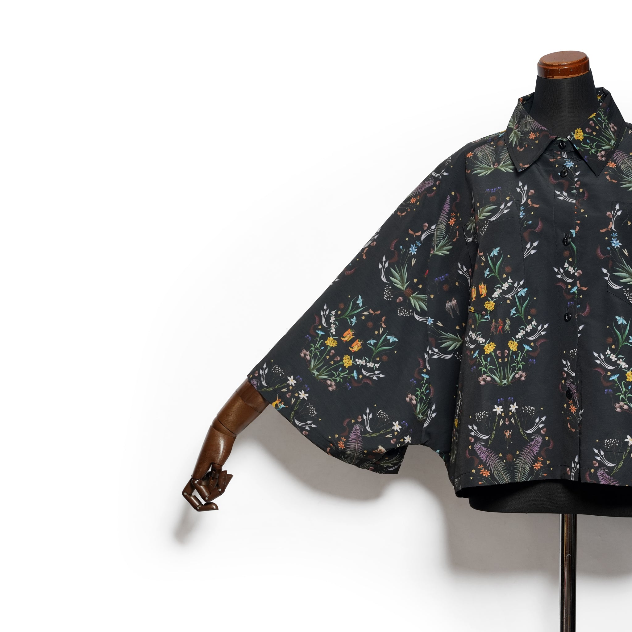 Dance In The Garden Cape Shirt– Black | BEDSIDEDRAMA