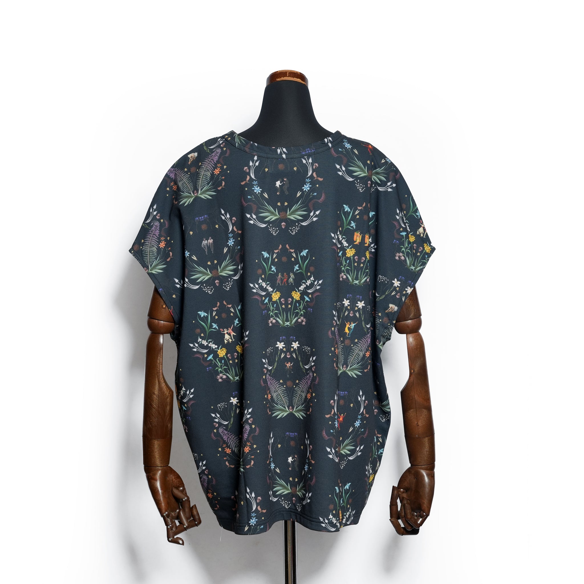 Dance In The Garden Tee– Black | BEDSIDEDRAMA