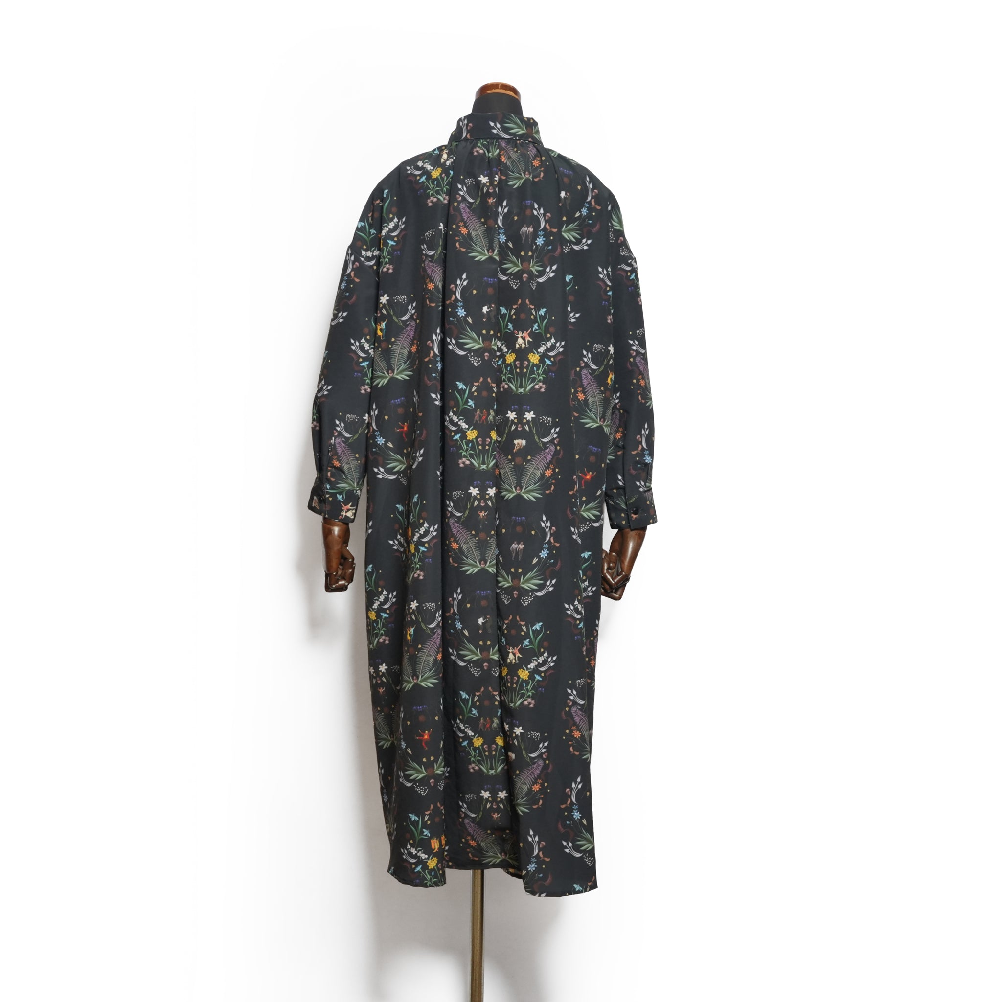 Dance In The Garden Maxi Shirt– Black | BEDSIDEDRAMA