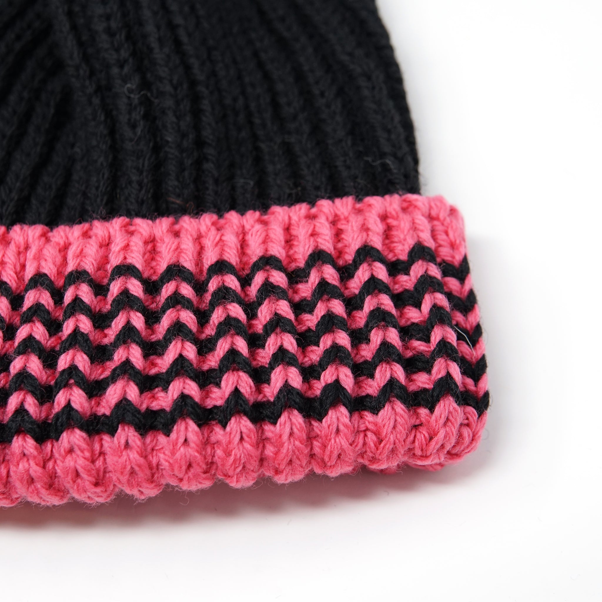 No:HL-23FW-0021 | Line BW 001 Bobcap – -Rose-Black / Darkgrn-Erndl-Ctcgrn / Lipstick-Port-Rust | HIGHLAND 2000【ネコポス選択可能】