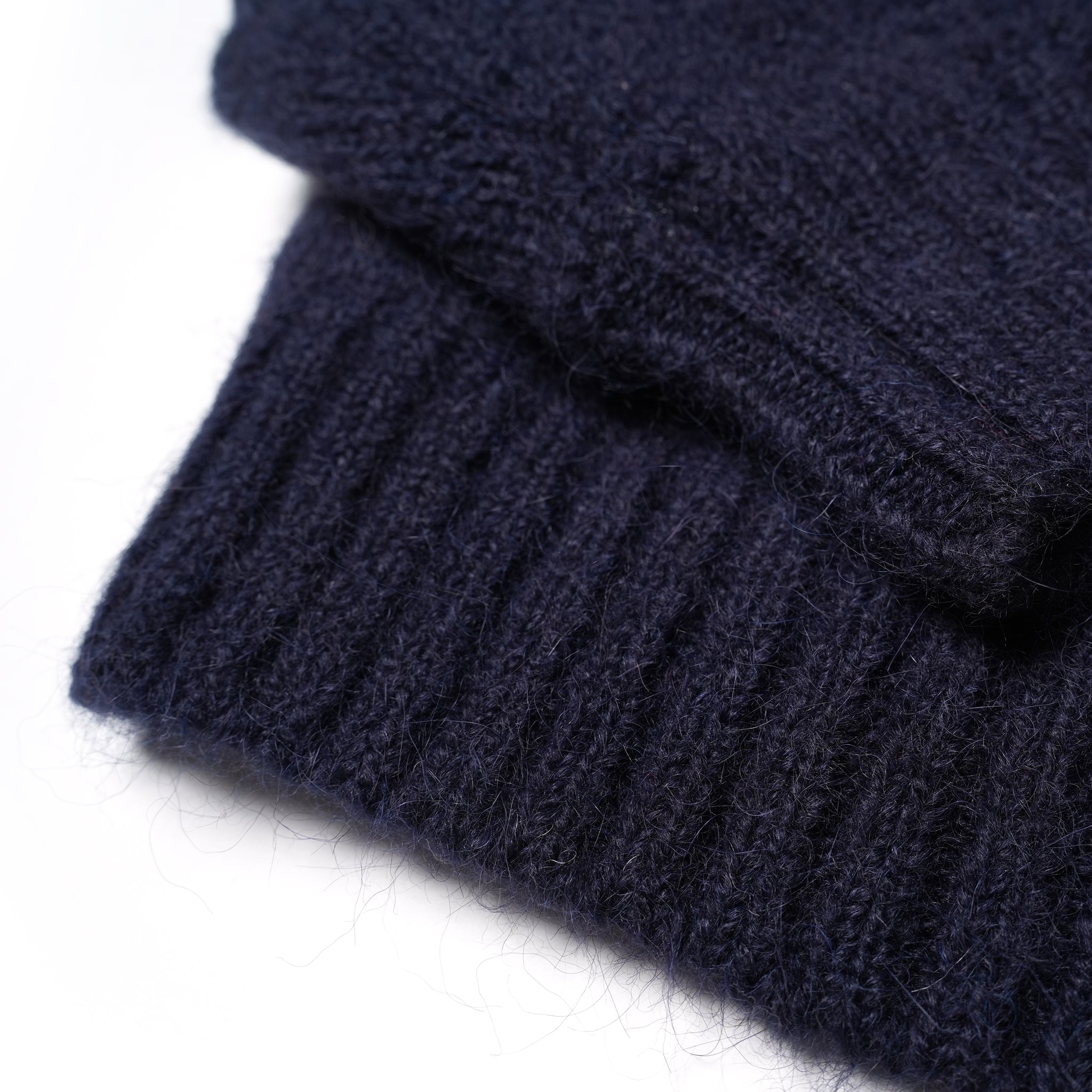 ALPACA LOOP CREW – Navy Pink | MINAMI ANDERSON