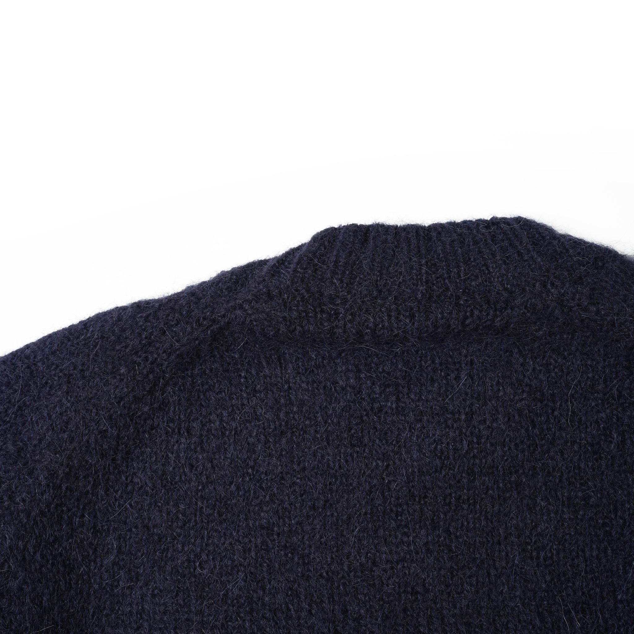 ALPACA LOOP CREW – Navy Pink | MINAMI ANDERSON