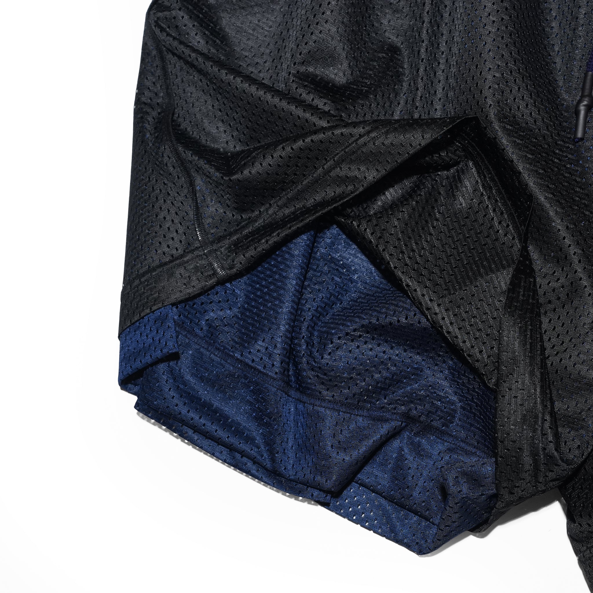 _230 リバーシブルメッシュショーツ – Black × Dark Navy | UNTRACE