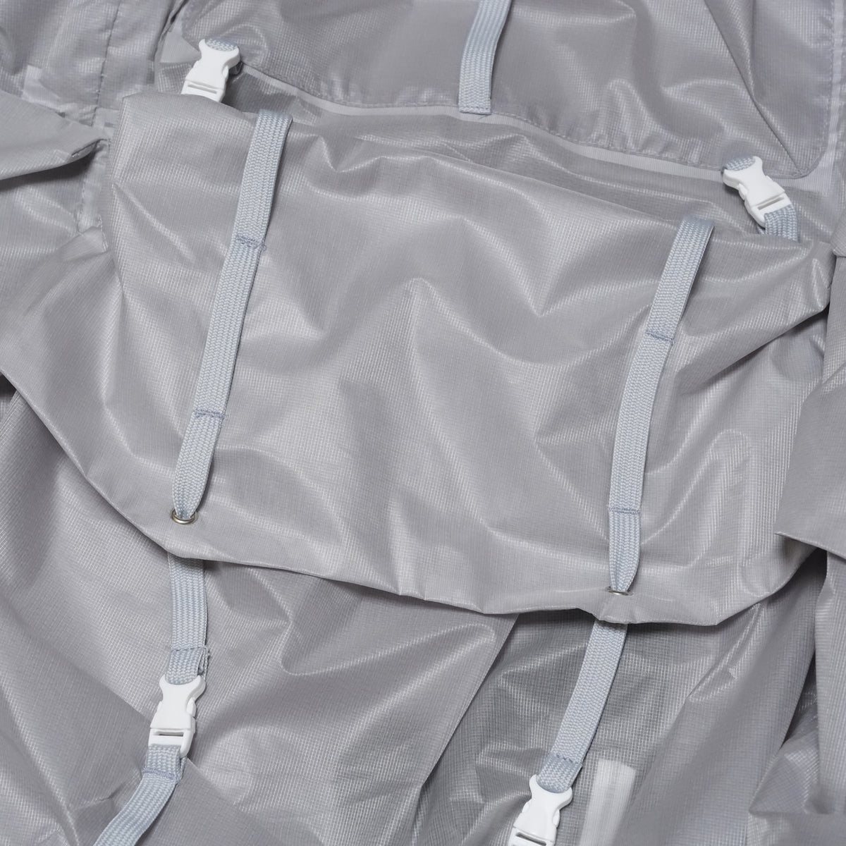 BACK PACK HOLDER HOODIE JACKET – White | NORBIT