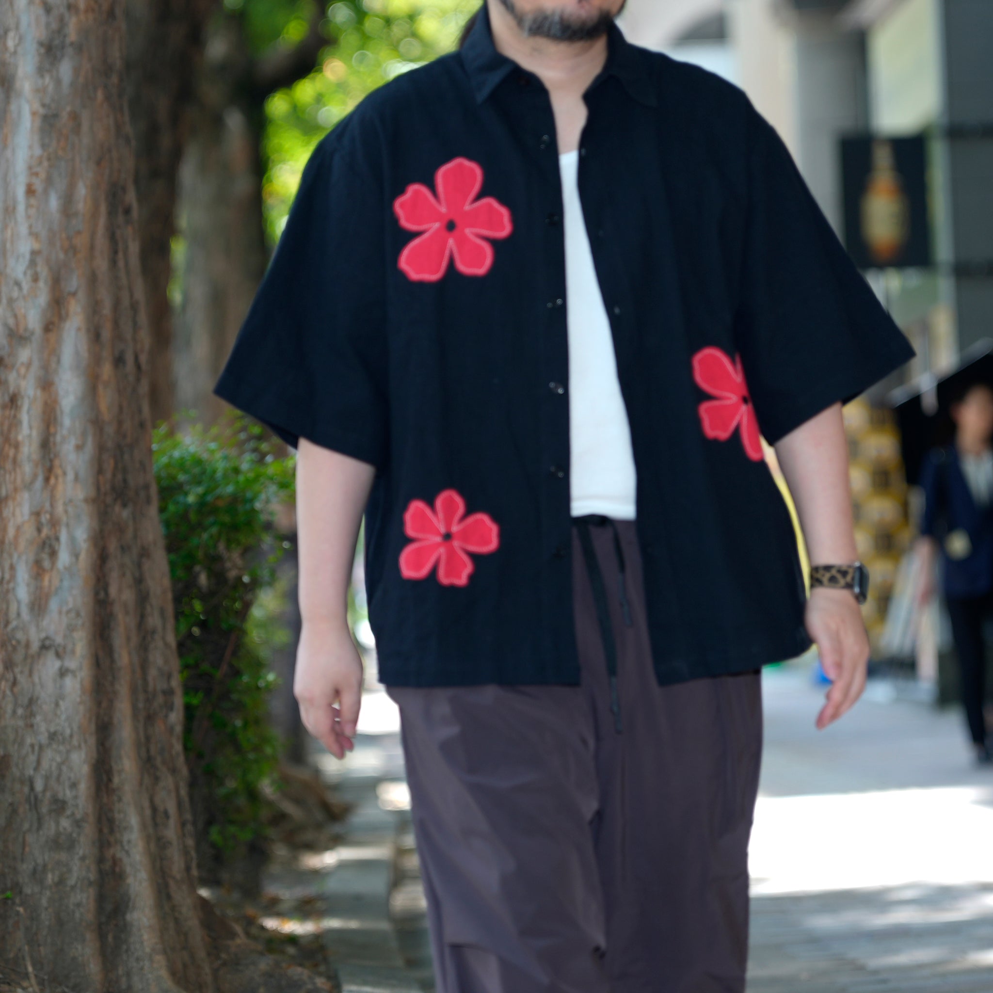 Camelia Applique Boxy Shirt | Color_Black | No_32SM00BLM152BLK_BLACK【SISTER JANE_シスタージェーン】