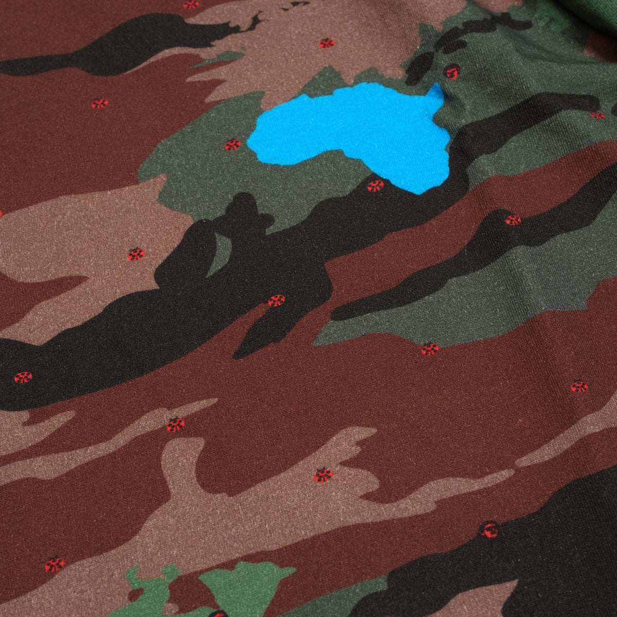 W.A.T.W -Tshirts / Cyndi (WE ARE THE WOODLAND CAMO) | IMPRESTORE