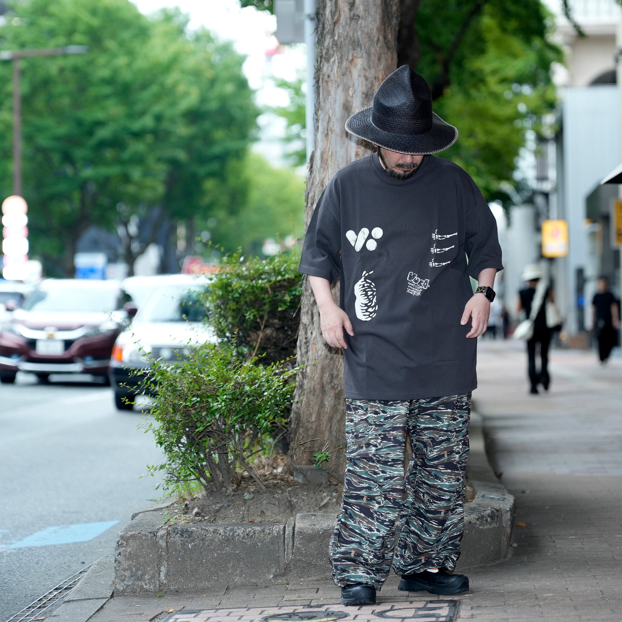 VOO-SPG-173 | VUCA TEE | Color:Natural / Sumi【VOO_ヴォー】