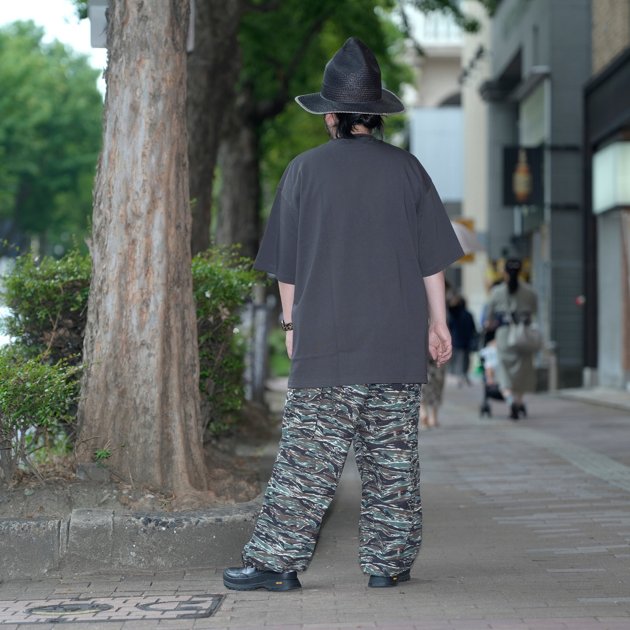 VOO-SPG-173 | VUCA TEE | Color:Natural / Sumi【VOO_ヴォー】