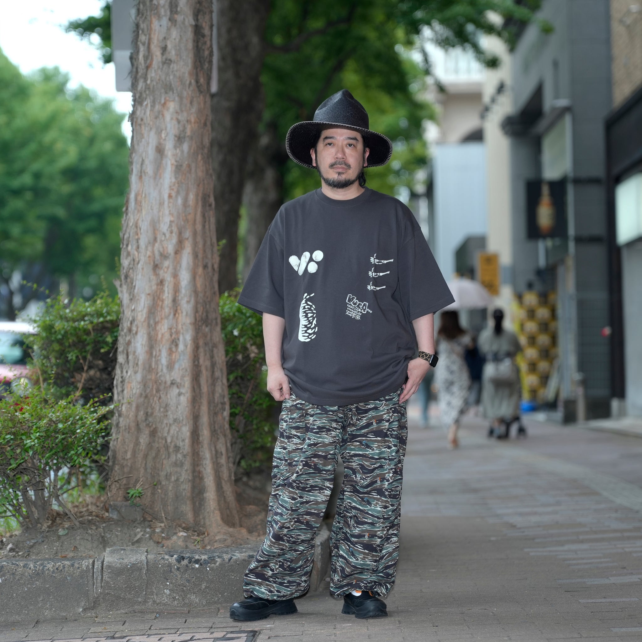 VOO-SPG-173 | VUCA TEE | Color:Natural / Sumi【VOO_ヴォー】