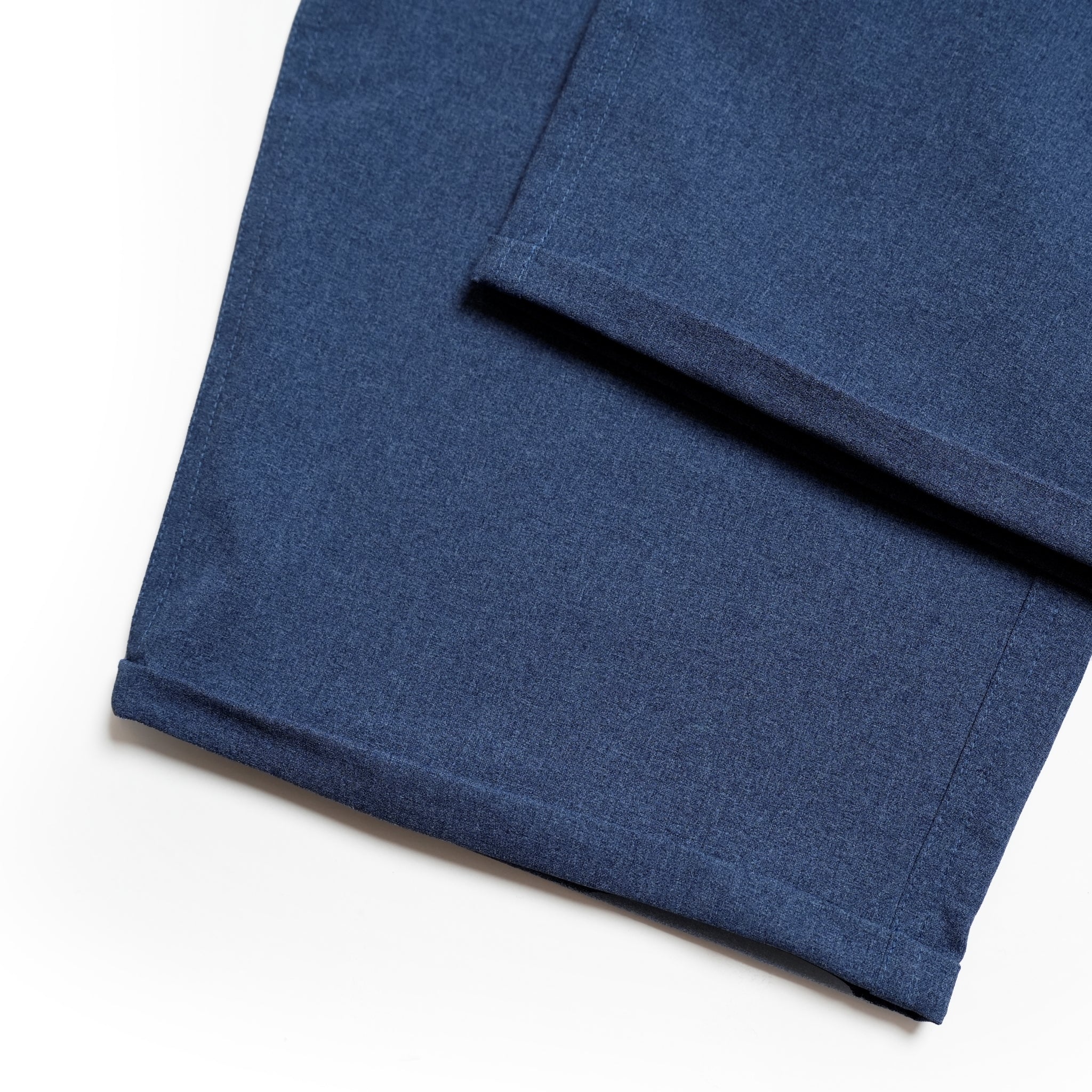 裾は小幅のダブル仕様 これが効いてます