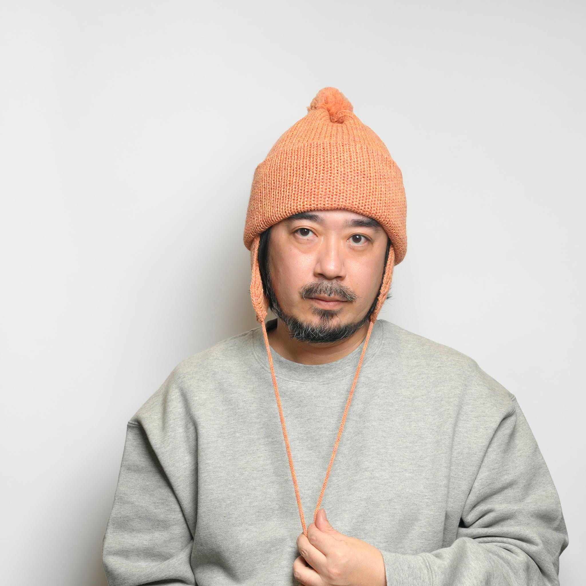 3g Solid Bobcap w / ear Cover & PomPom & Rope – August Peach | hl-25fw-0007_August Peach | HIGHLAND 2000【ネコポス選択可能】