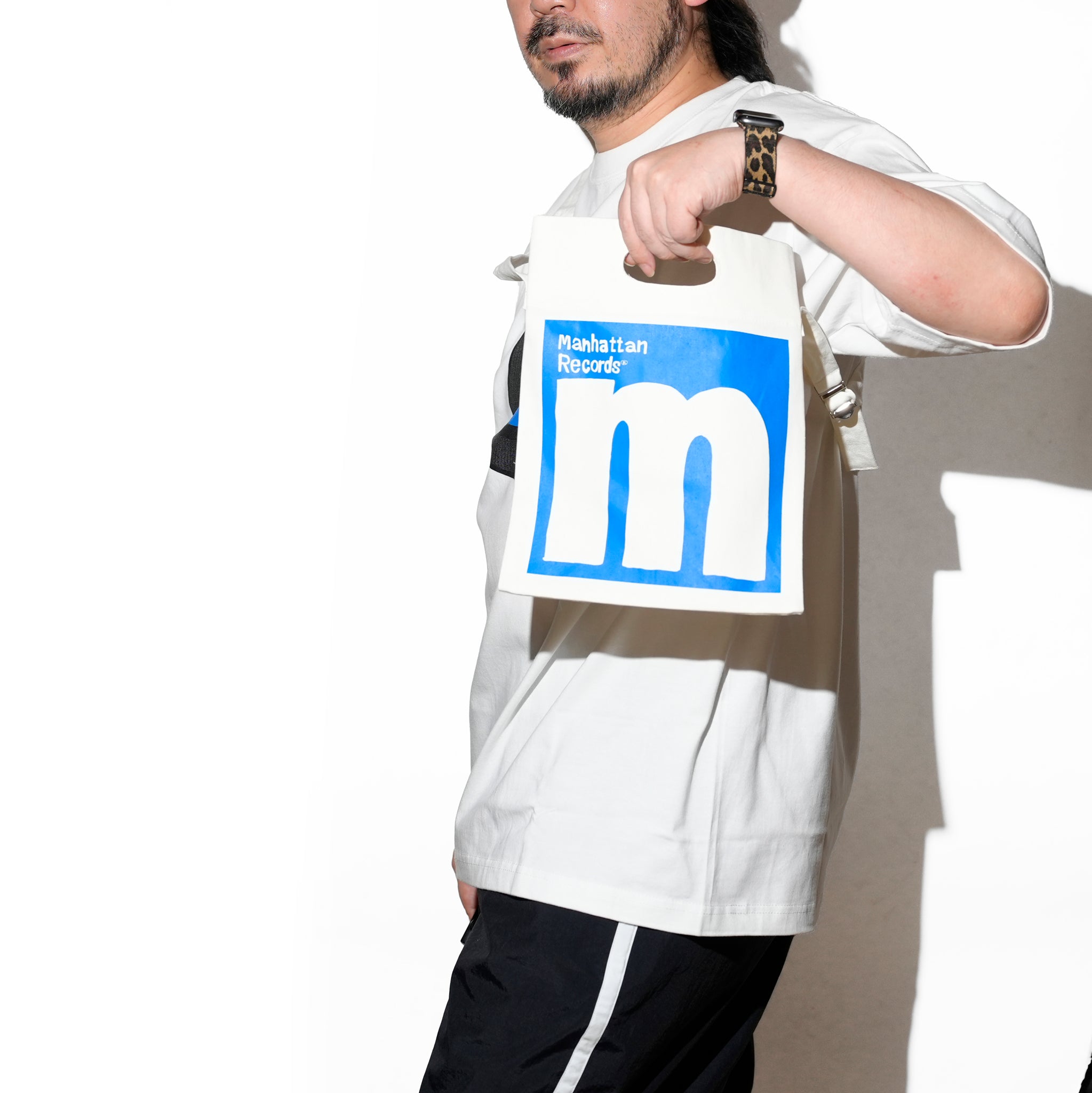 SAMUEL × Manhattan Records SHOPPER 7inch BAG | Color:Off White | S-25SS-AC-004【SAMUEL_サミュエル】