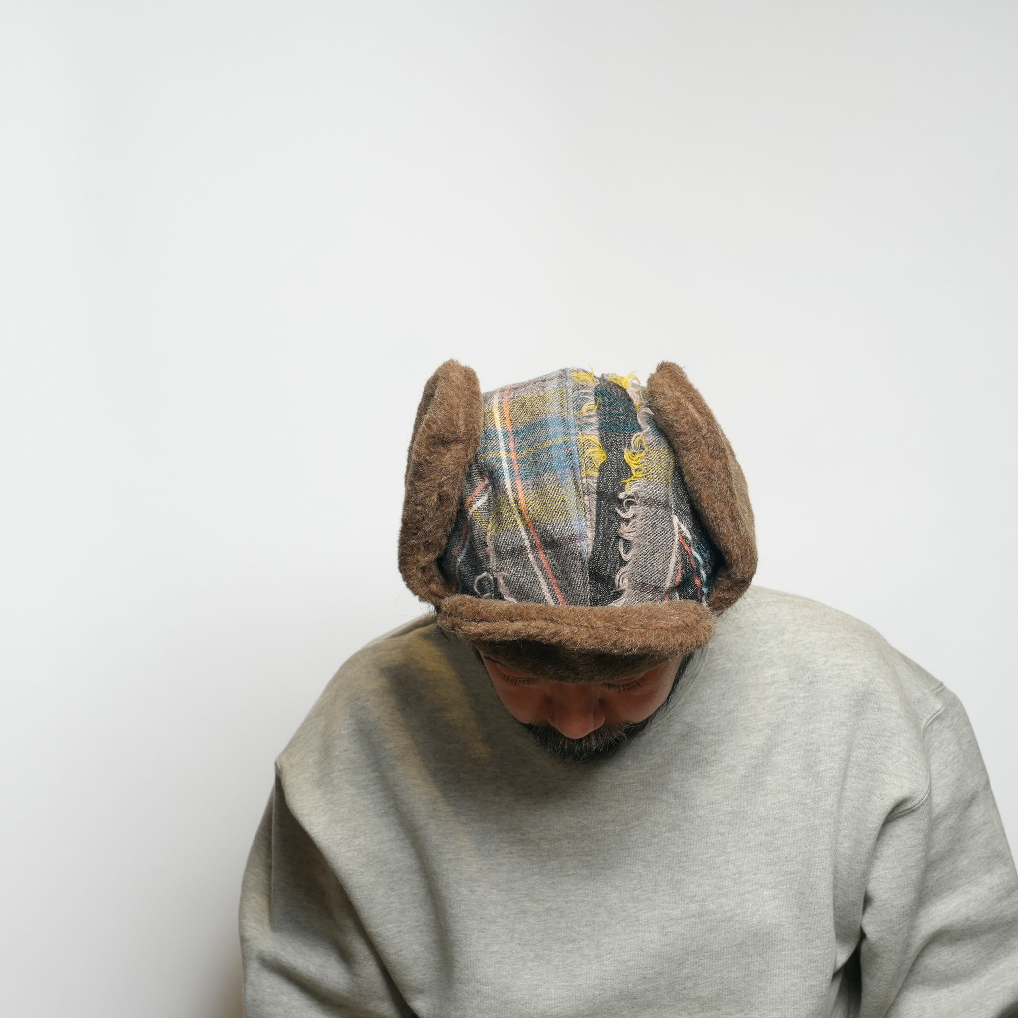 FRINGE WOOL CHECK RUSSIAN CAP – Beige | sf25aw-23_beige | STOF