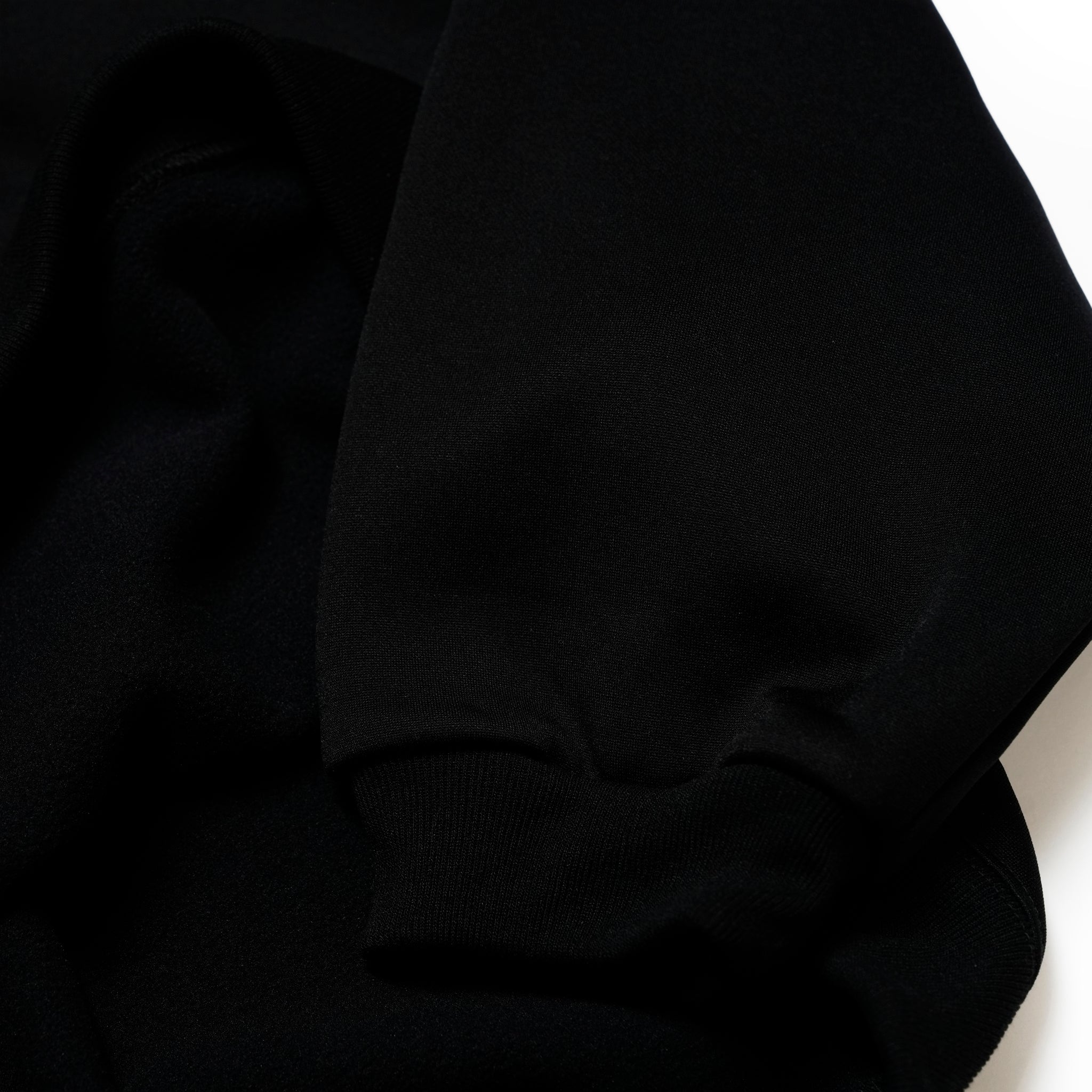 №144 Gildan cordura Pocket crew sw – Black | RELAX FIT SPORTS