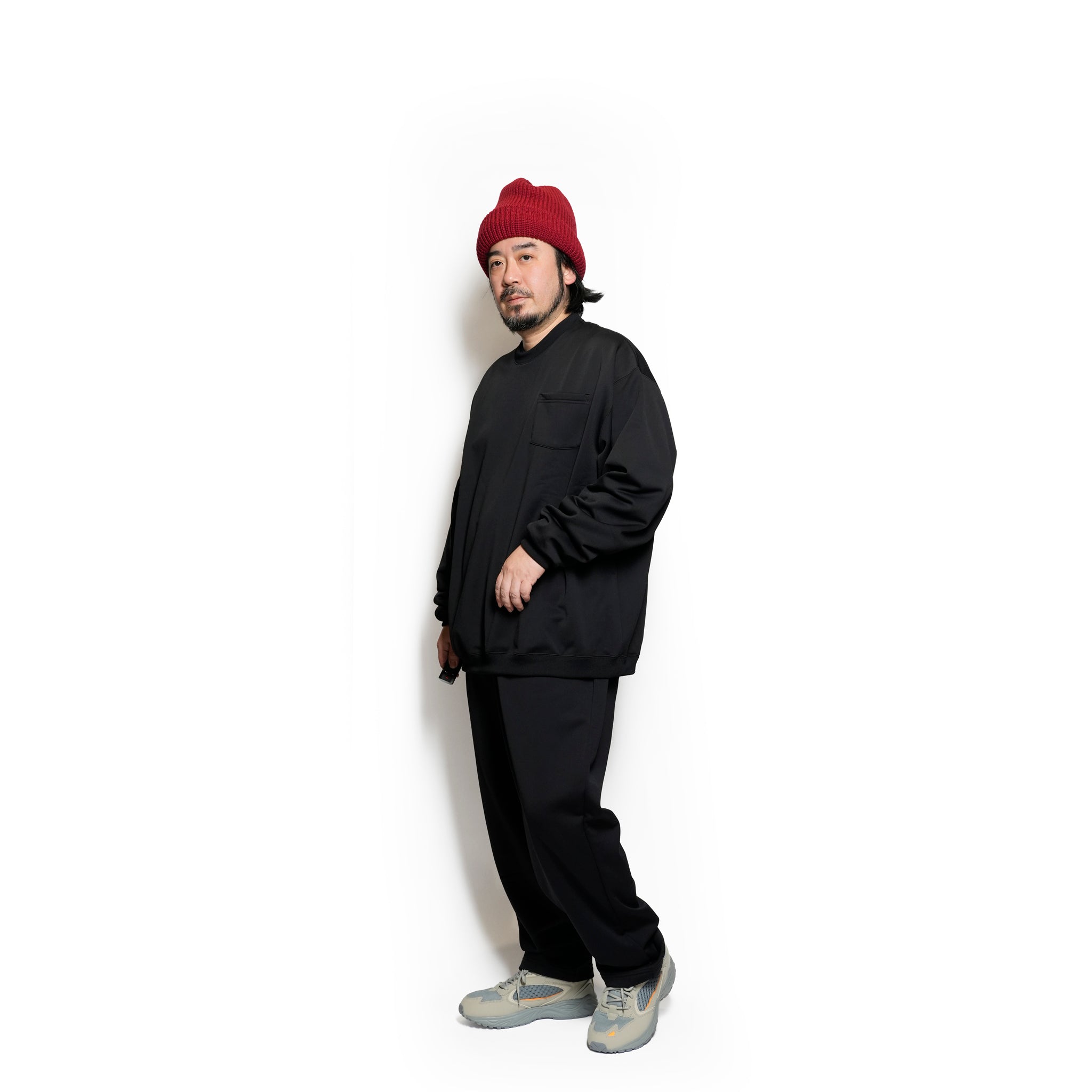 №144 Gildan cordura Pocket crew sw – Black | RELAX FIT SPORTS
