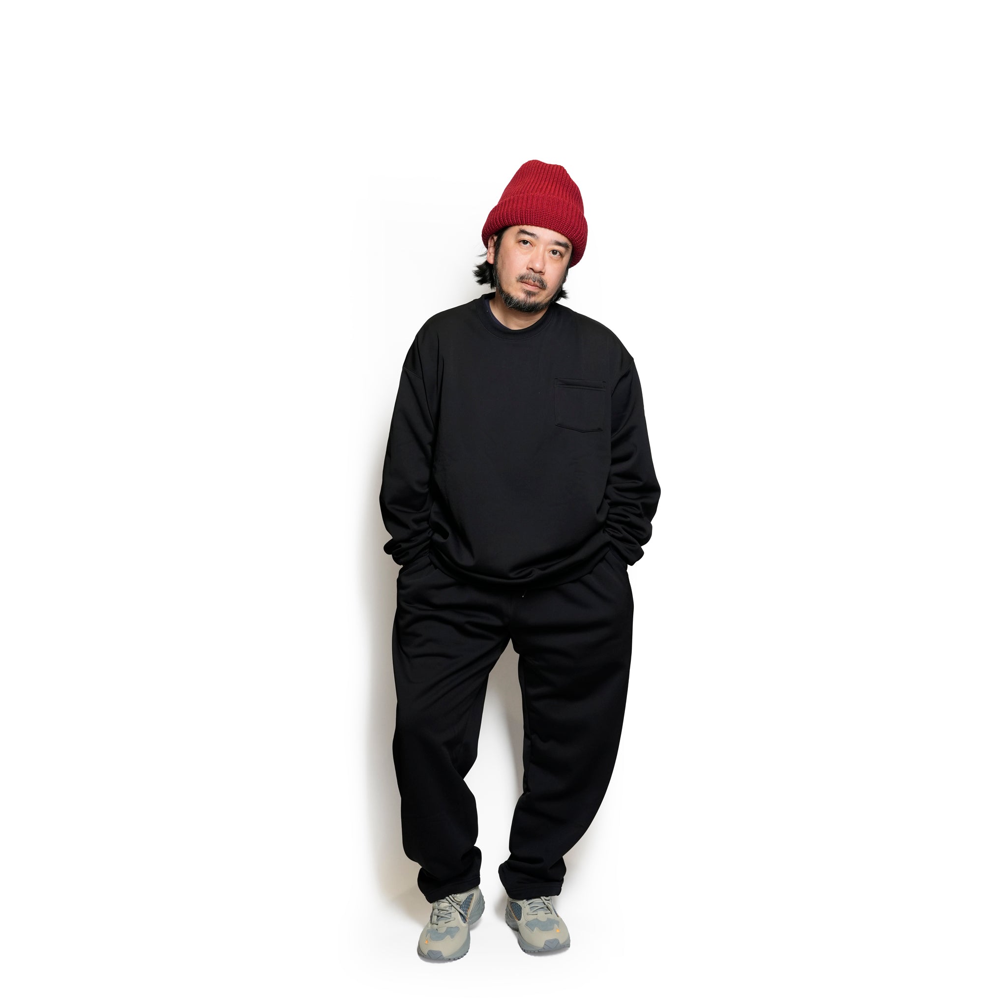 №144 Gildan cordura Pocket crew sw – Black | RELAX FIT SPORTS