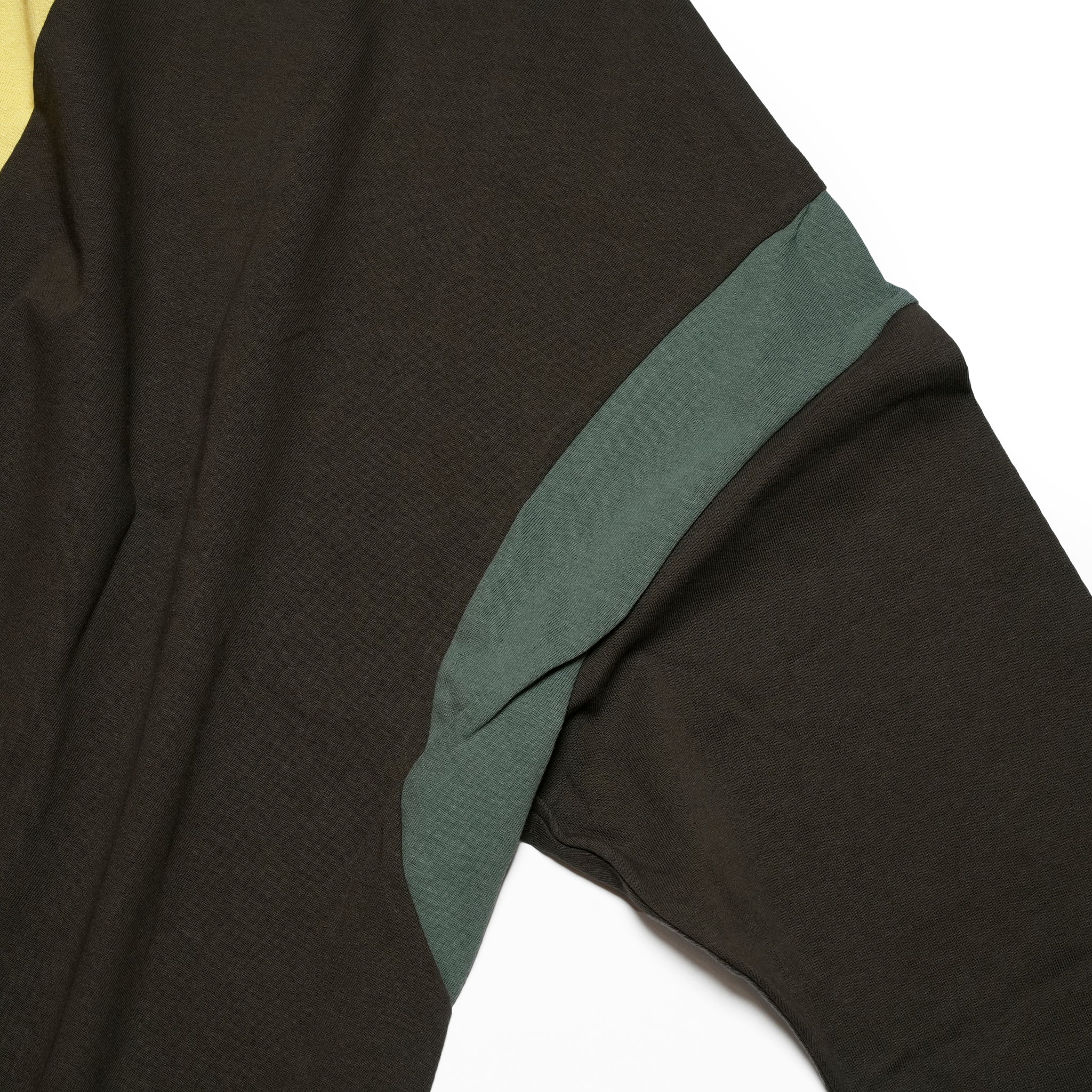 TALK ON YOUR BACK L/S T-SHIRT | Color_Charcoal | No_sf25aw-19_charcoal【STOF_ストフ】