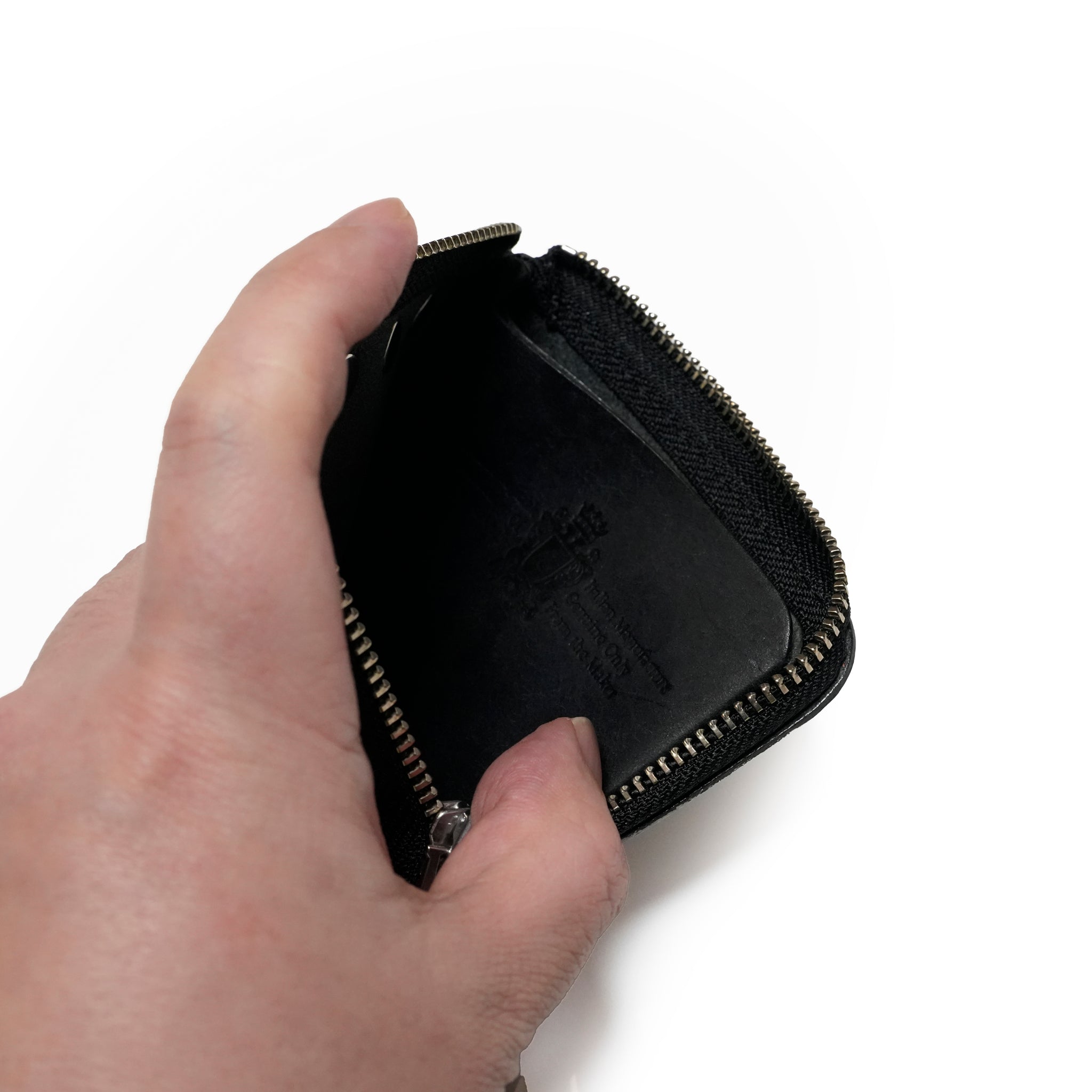 pn 992003_black | 特大カシメミニウォレット | Color:Black【SARANAM_サラナン】