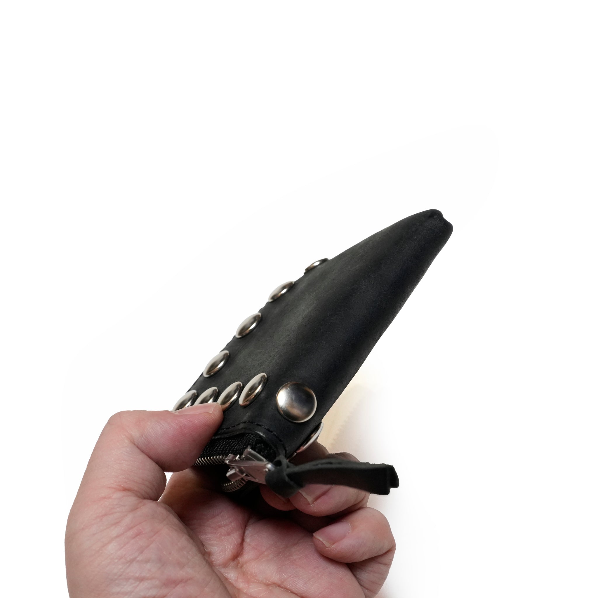 pn 992003_black | 特大カシメミニウォレット | Color:Black【SARANAM_サラナン】