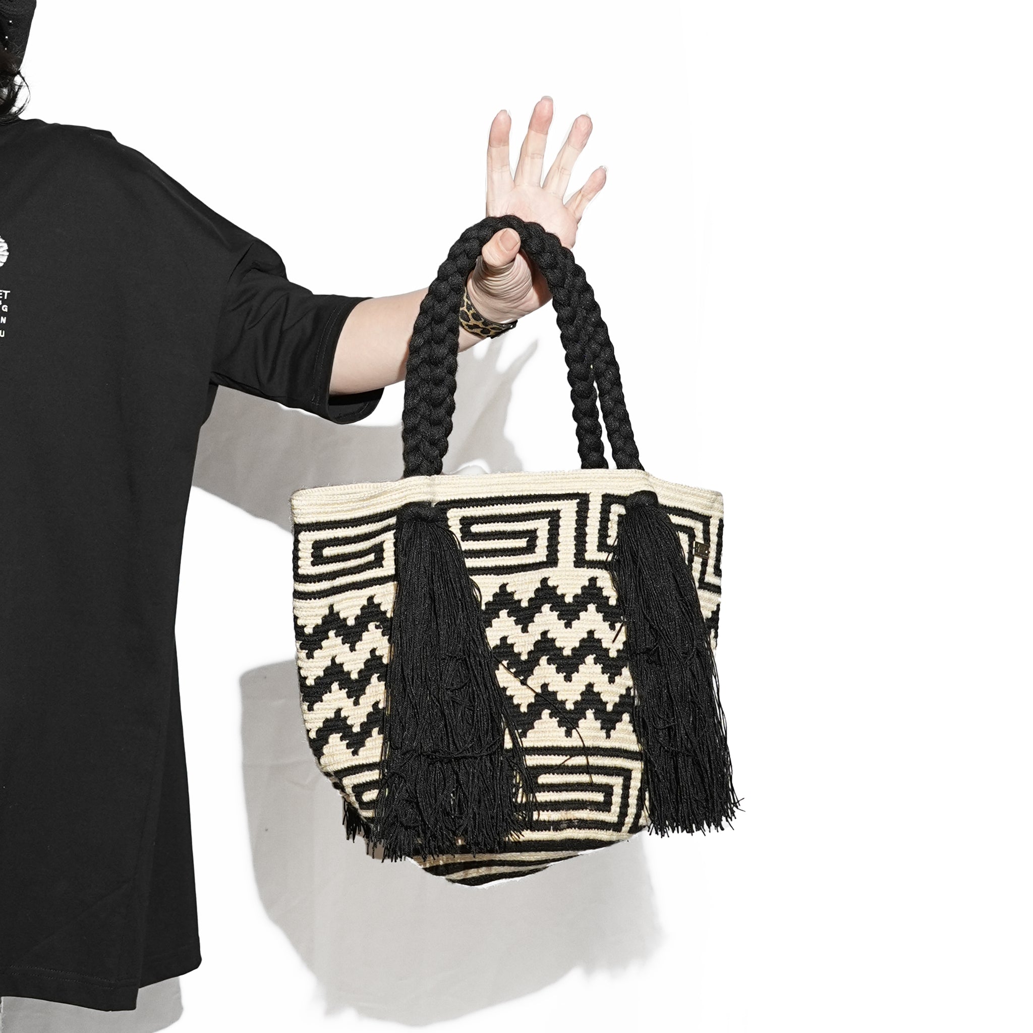 JA-24SS-TRAD1 | TRADITIONAL Wayuú Purse in Classic Style | Color:#87 Black-#139 Ivory【JARDIN DEL CIELO_ジャーディン デル シエロ】【archive】