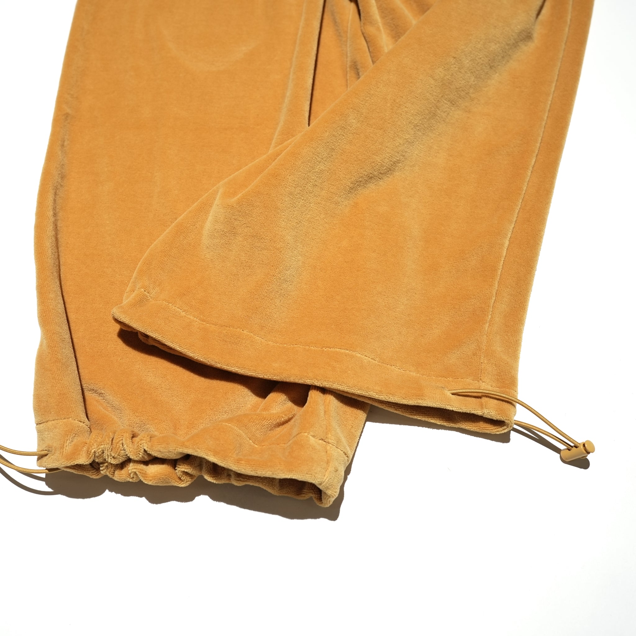 Velor Pile Tapered Pants – Marigold / Wakaba / Black | AMBERGLEAM