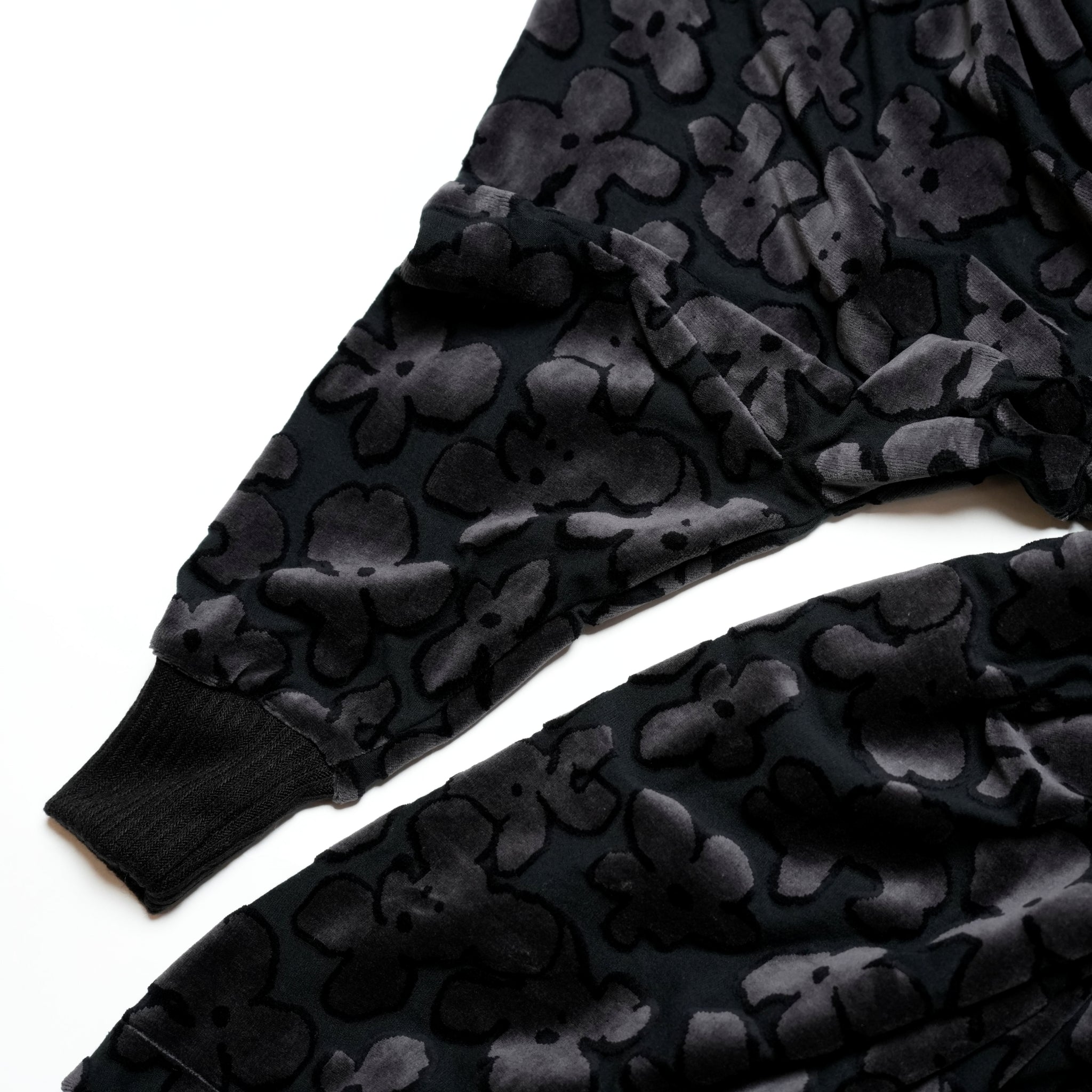 BSD24AW-15_VELOR BK | Flowers JQ Cardigan | Color:Velor Bk【BEDSIDEDRAMA_ベッドサイドドラマ】【archive】