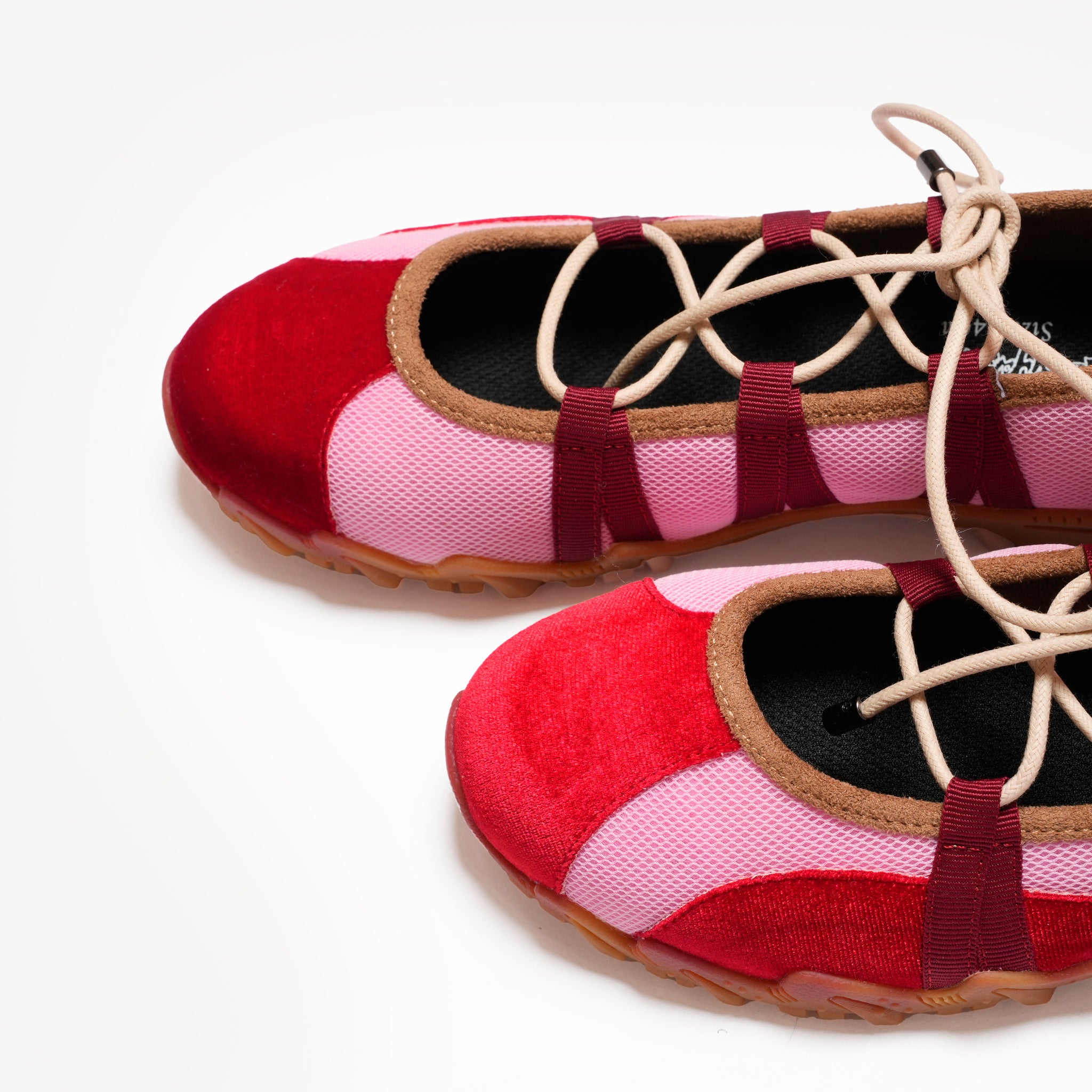 Turn | Color_red | No_YK0003_Red-Pink【yushokobayashi_ユウショウウコバヤシ】