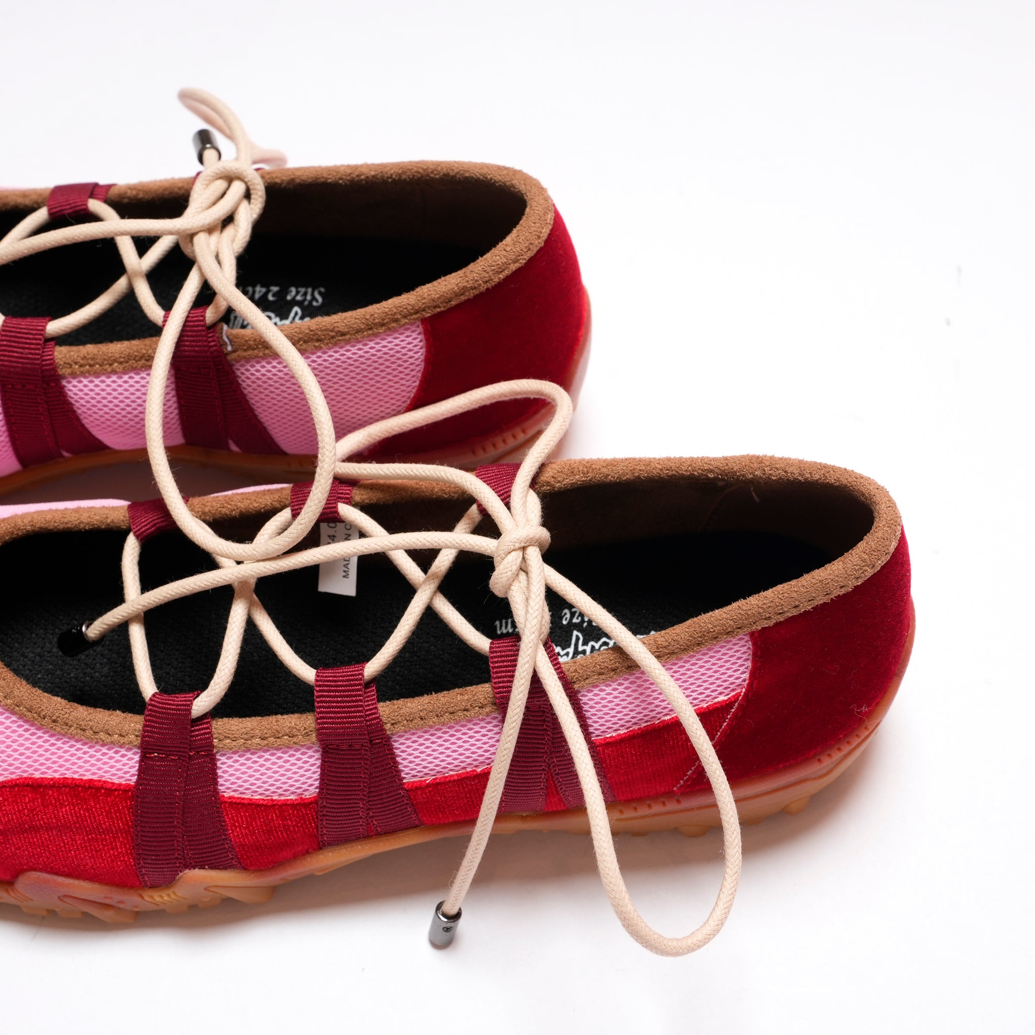 Turn | Color_red | No_YK0003_Red-Pink【yushokobayashi_ユウショウウコバヤシ】