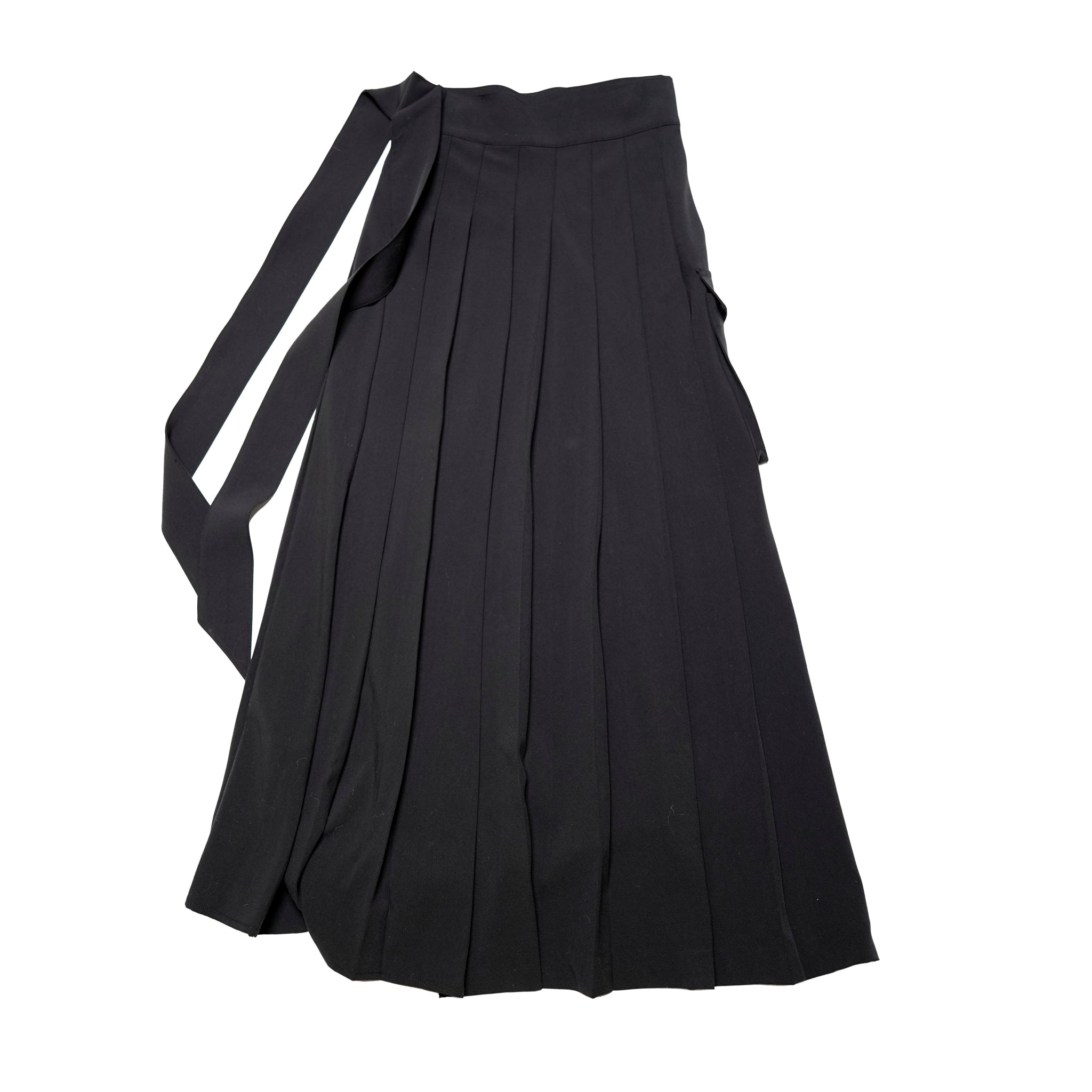 Pleats Wrap Skirt – Black | AMBERGLEAM