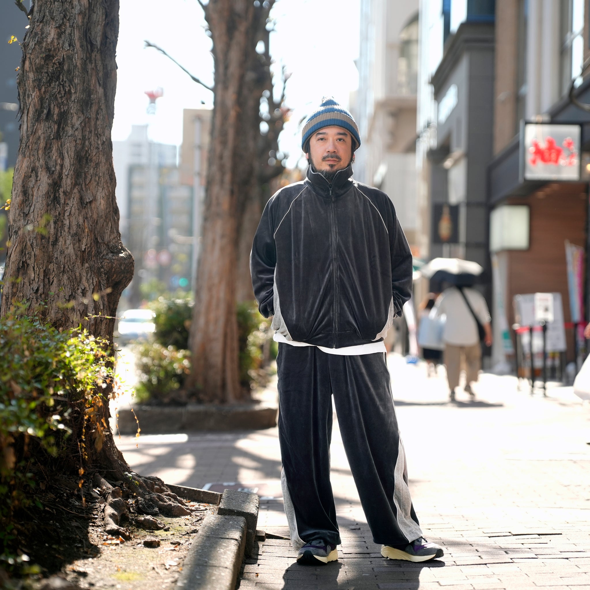 VELOUR TRACK EZ | Color_Charcoal | No_voo-1243_charcoal【VOO_ヴォー】