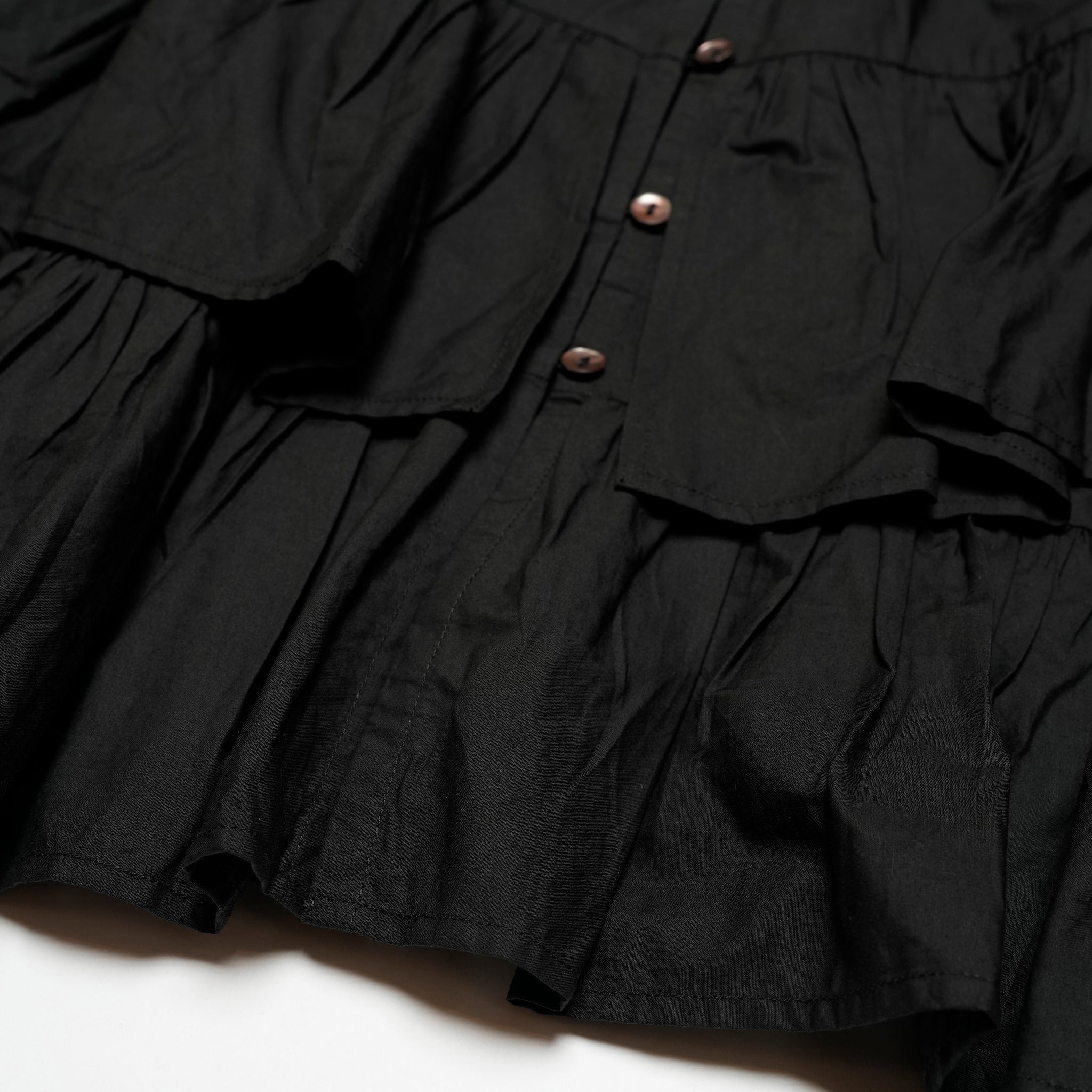 COTTON VOLUME FRILL SHORT BLOUSE – Black | SARAMALLIKA