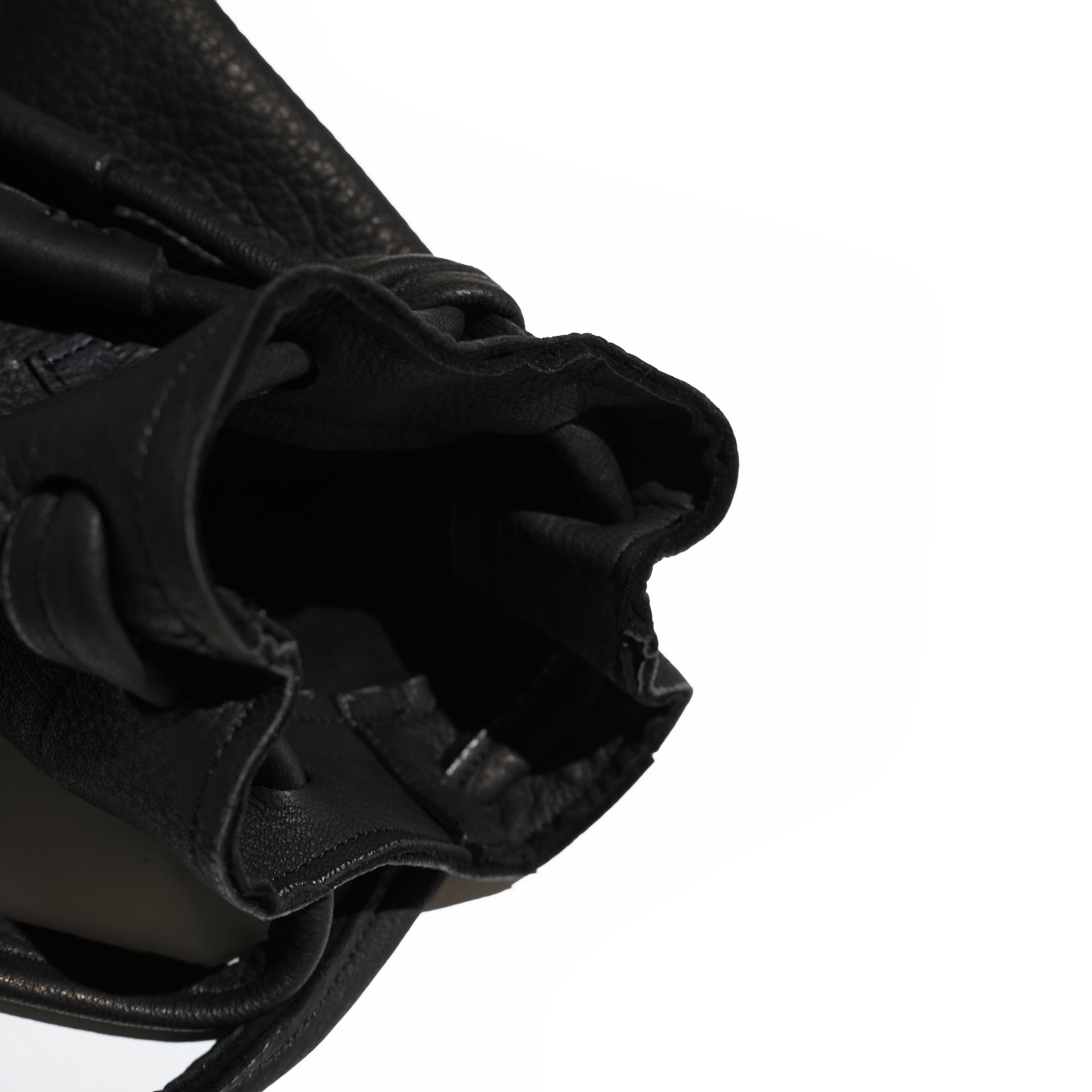EM2326402 | DEARSKIN WHISKY BAG | Color:Camel/Black【NASNGWAM_ナスングワム】