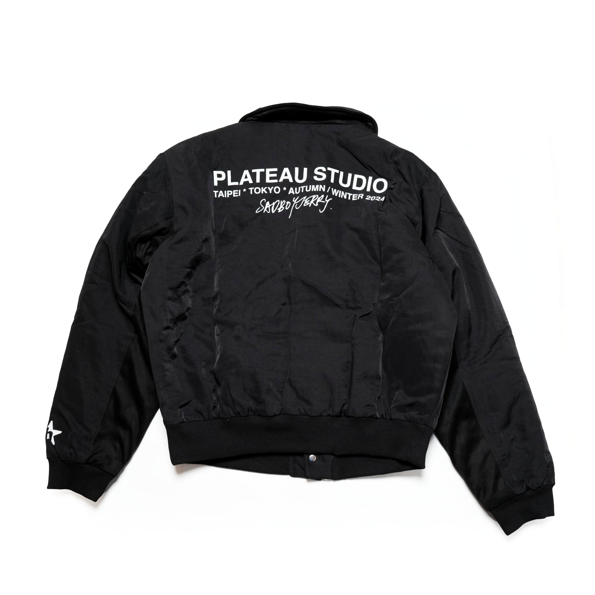 Pla24awj03-1_Black | 2024 logo bomber | Color:Black【PLATEAU STUDIO_プラトー スタジオ】【archive】