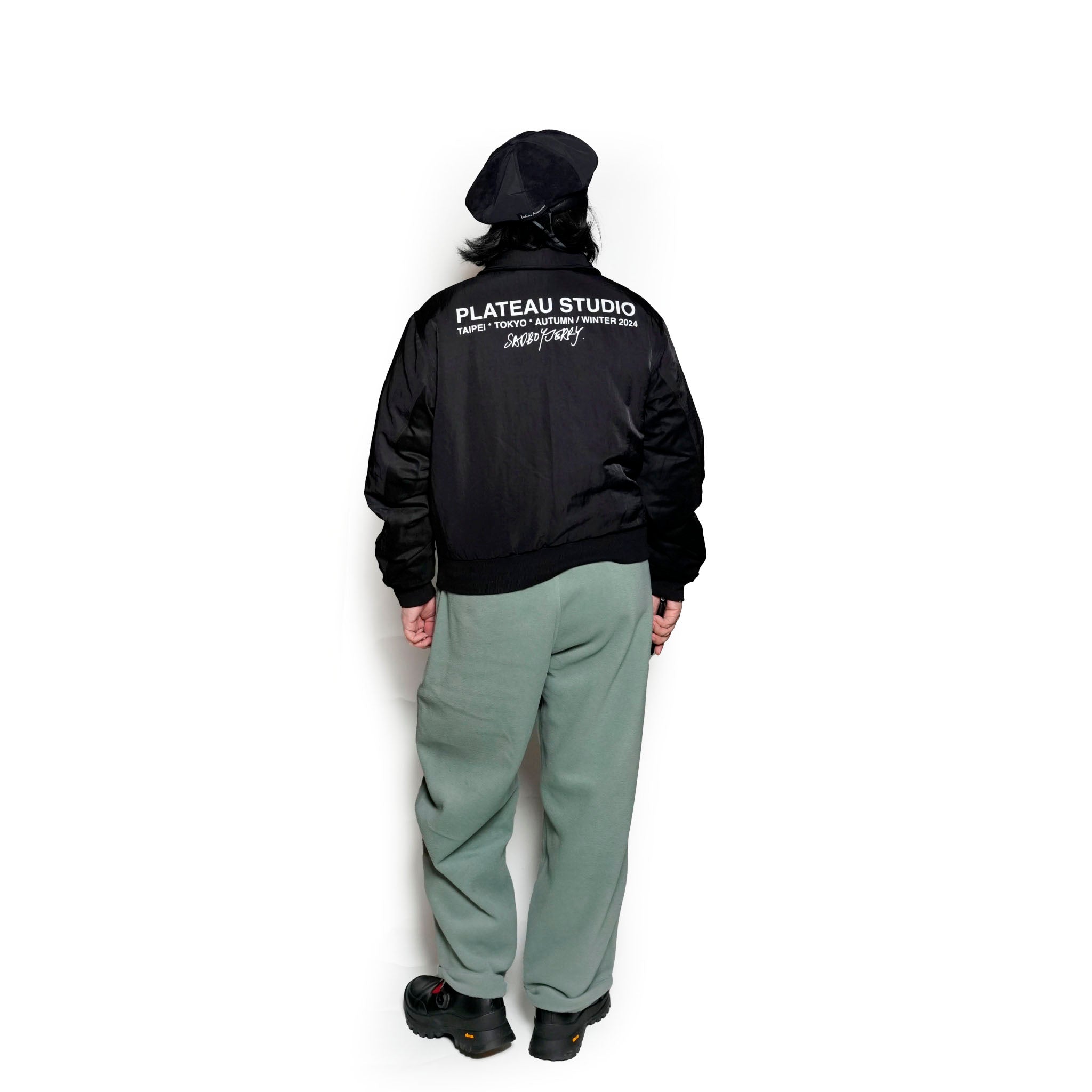 Pla24awj03-1_Black | 2024 logo bomber | Color:Black【PLATEAU STUDIO_プラトー スタジオ】【archive】