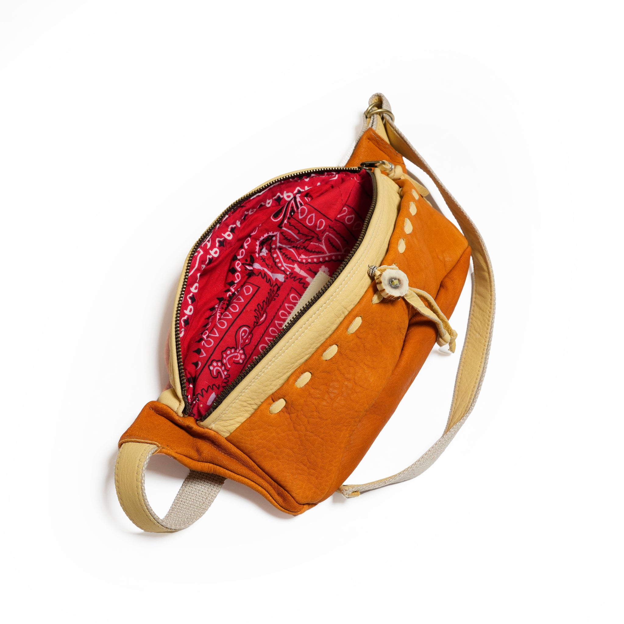 DEERSKIN BODY BAG | Color:Camel | EM2626403_camel【NASNGWAM_ナスングワム】