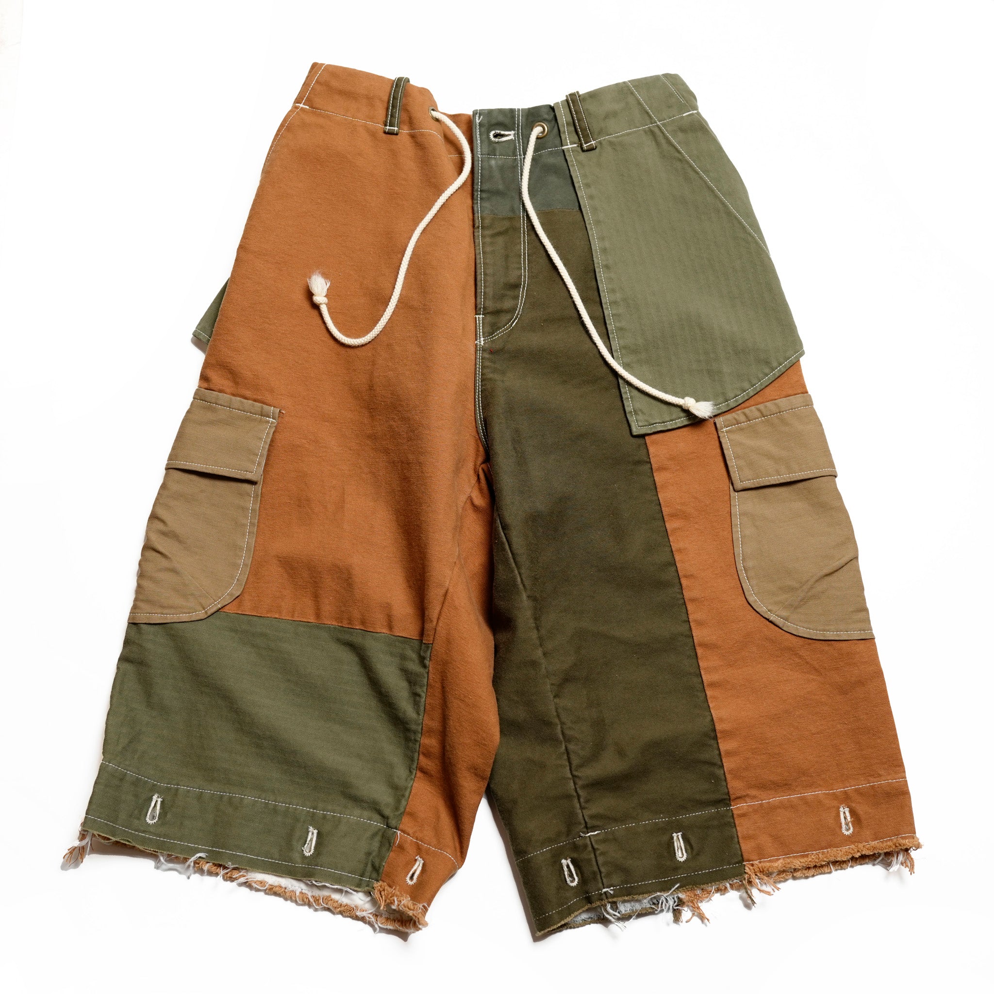 ミリタリーテイストの2WAYカーゴパンツ | 膝下が取り外せるショーツ仕様 | アースカラーの6色切り替え