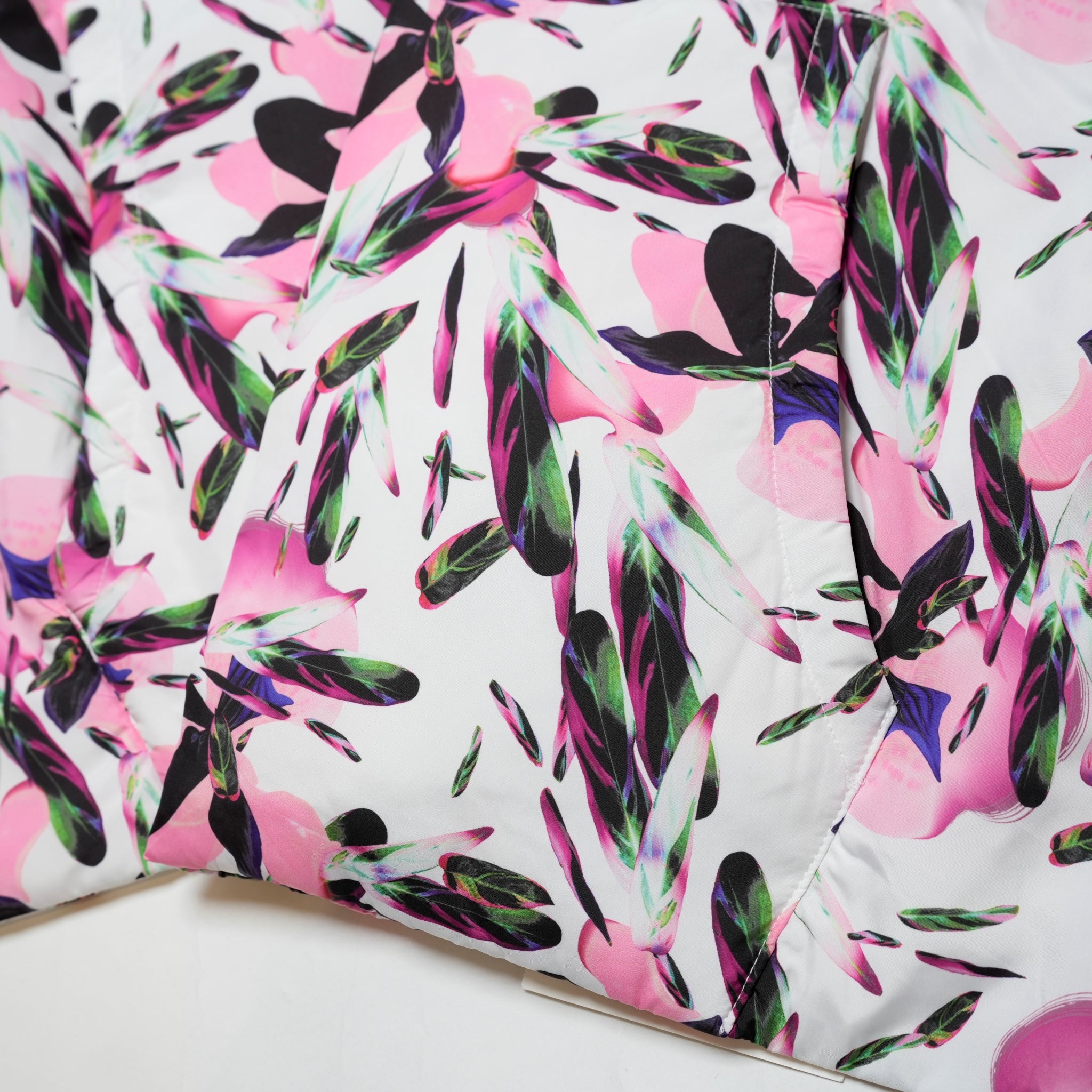 BSD24AW-02_WHITE | Flower Down Stole | Color:White【BEDSIDEDRAMA_ベッドサイドドラマ】