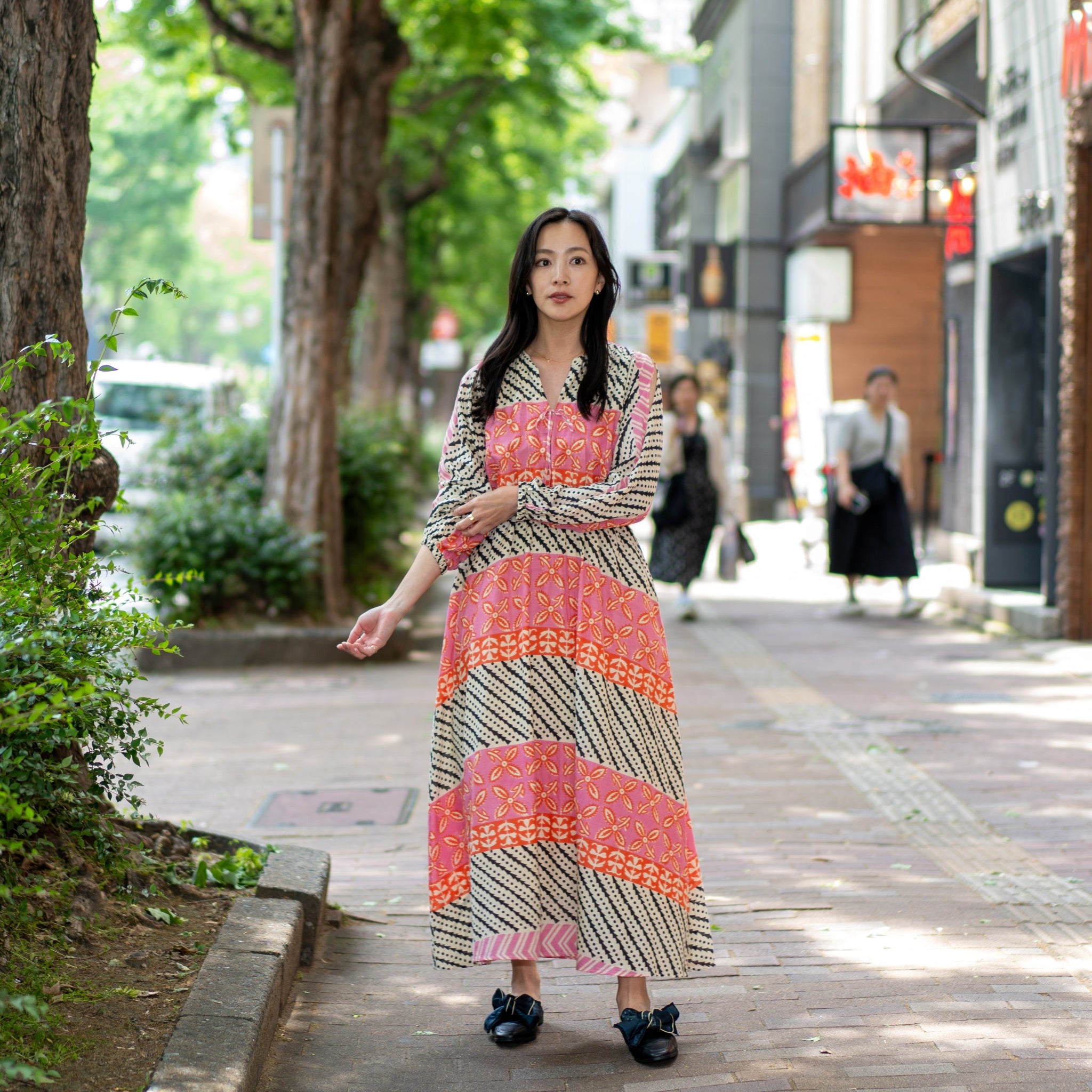 MURAL PRINT LSV DRESS – Pink | SARAMALLIKA