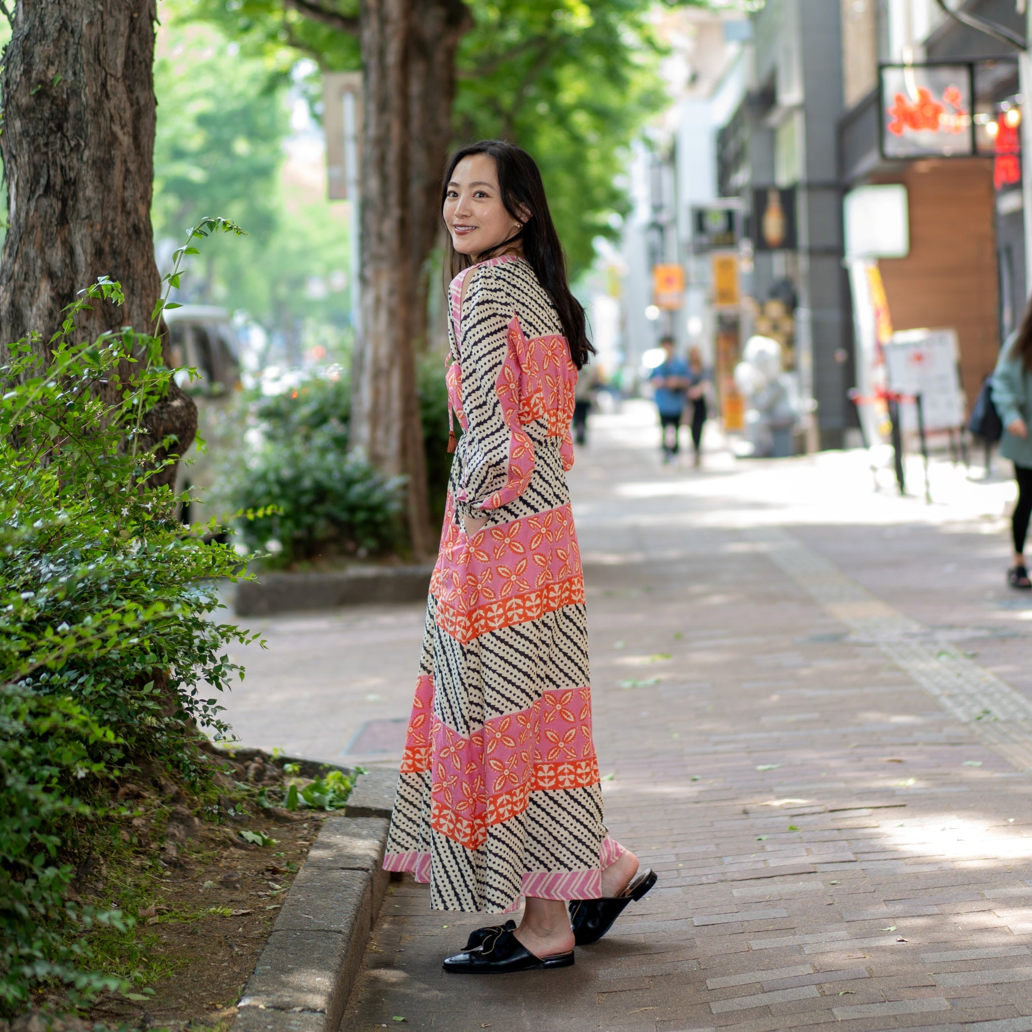 MURAL PRINT LSV DRESS – Pink | SARAMALLIKA