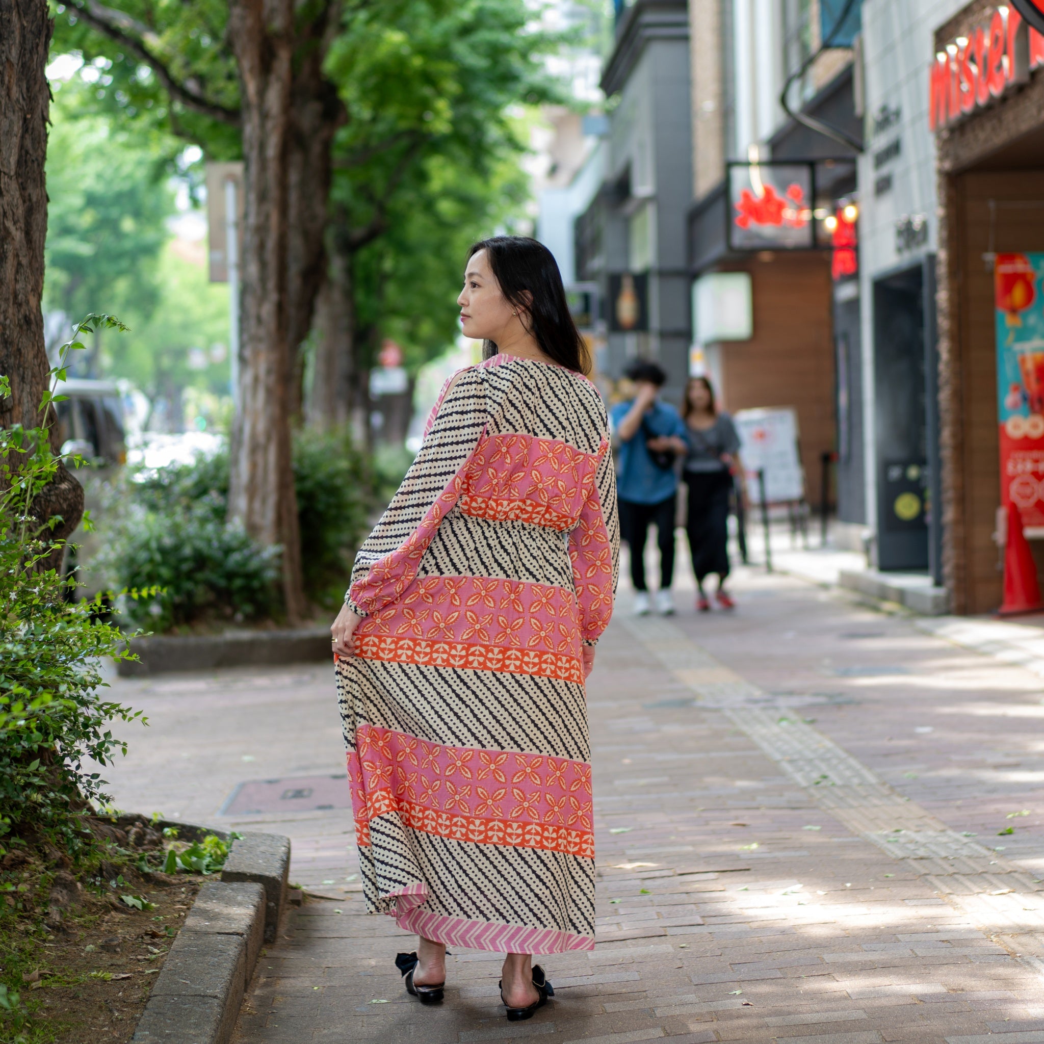 MURAL PRINT LSV DRESS – Pink | SARAMALLIKA